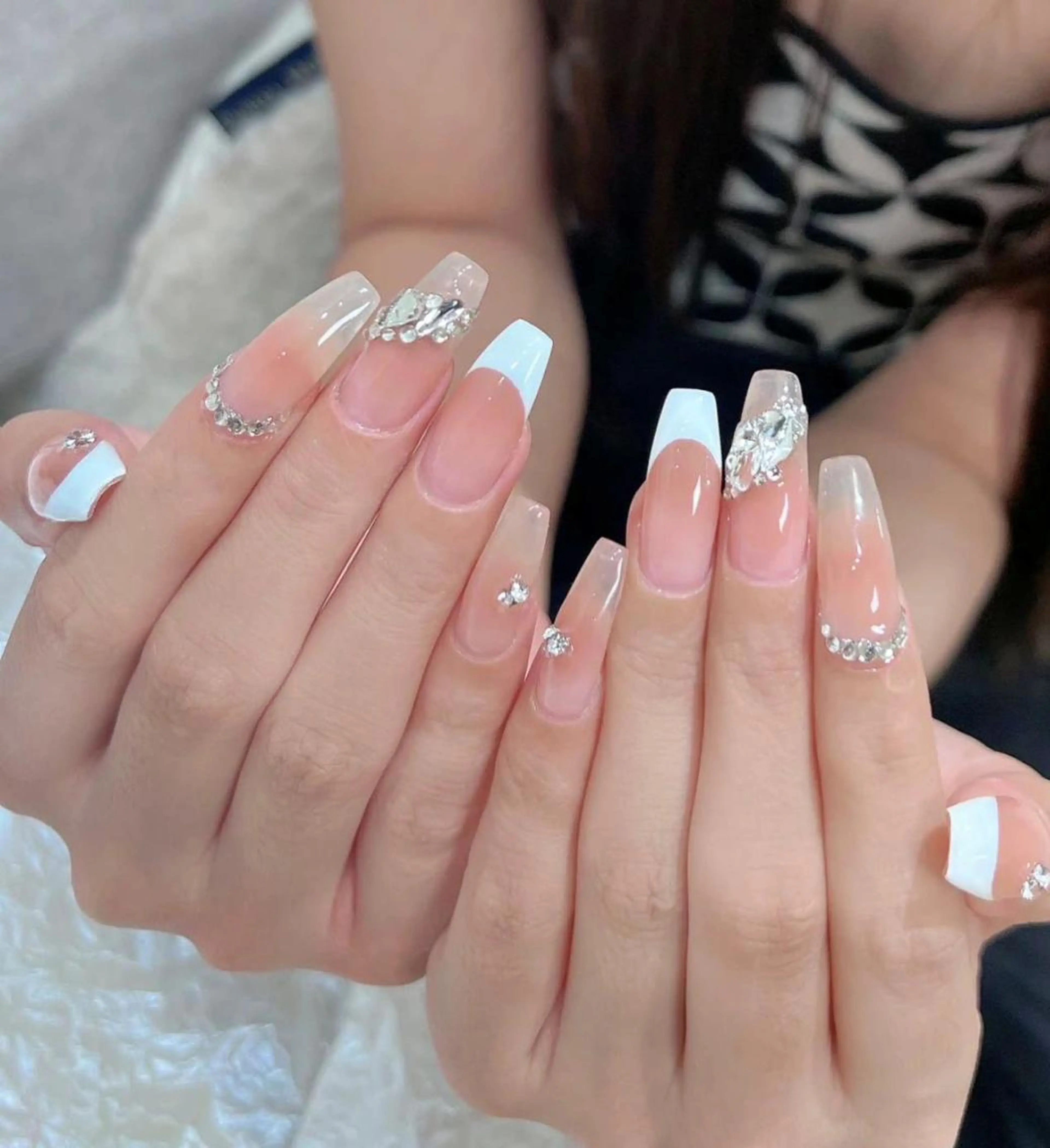 ネイル アートネイル 長さ出し ネイルチップ Queens ciciのネイルデザイン