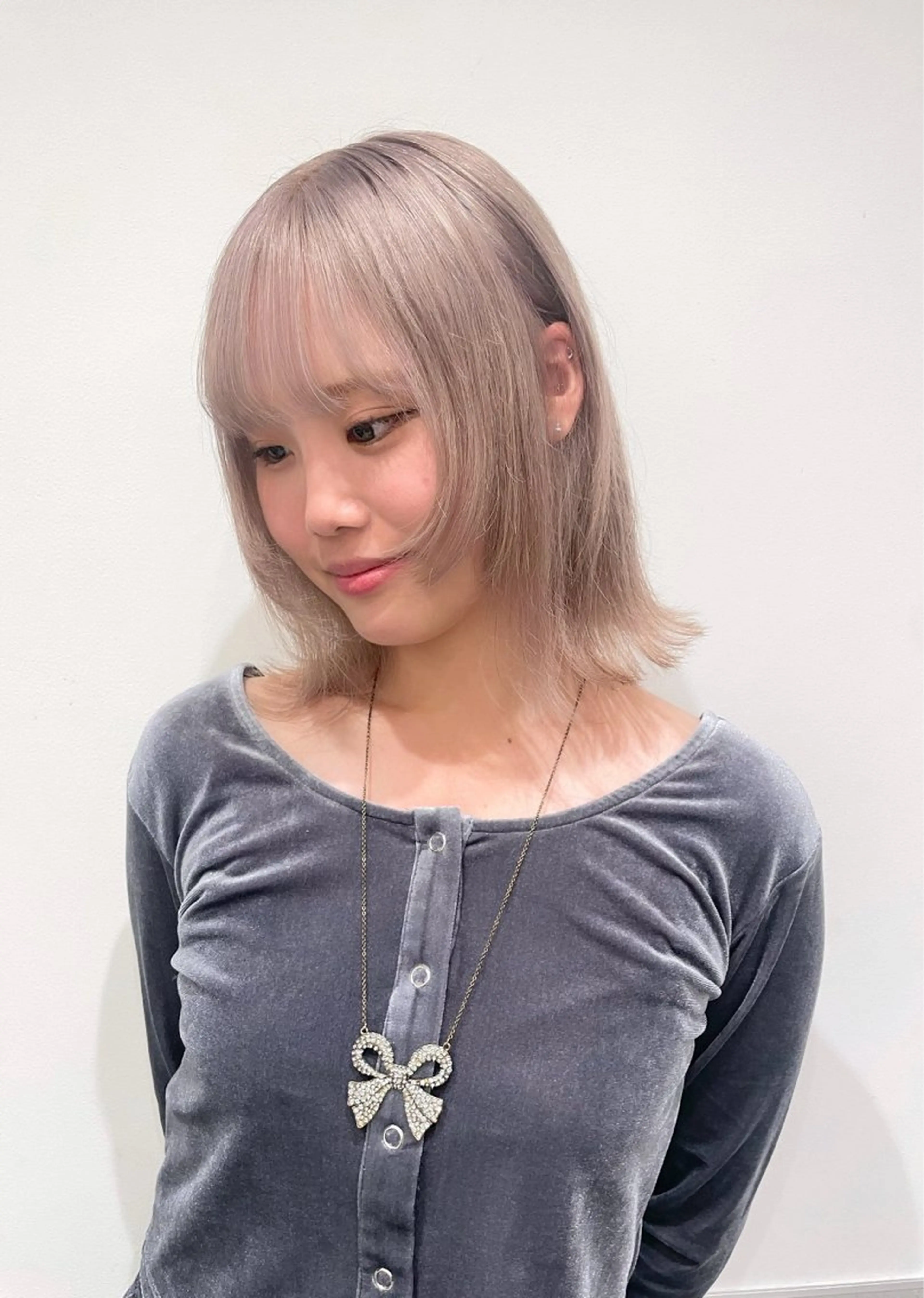 ミディアム GO TODAY SHAiRE SALON 原宿本店所属・REINA/ブリーチ /ハイトーン/原宿のヘアスタイル