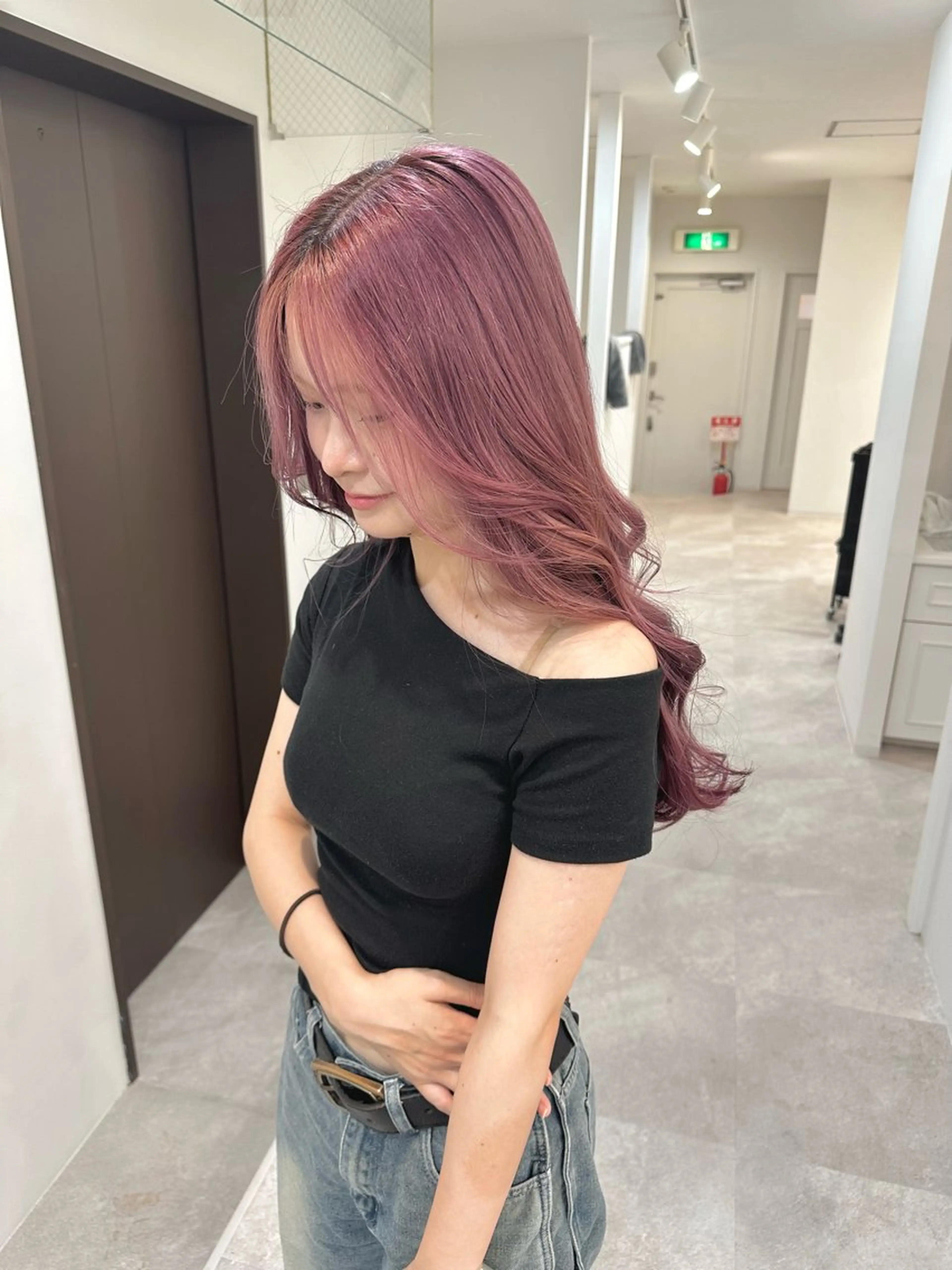 ロング カラー ヘアアレンジ ブリーチ ケアブリーチ ラベンダーカラー ピンクカラー ピンクラベンダー カット ヘアカラー SALOWIN京都河原町Suite店所属・外国人風レイヤー/ ハイトーンSHUのヘアスタイル