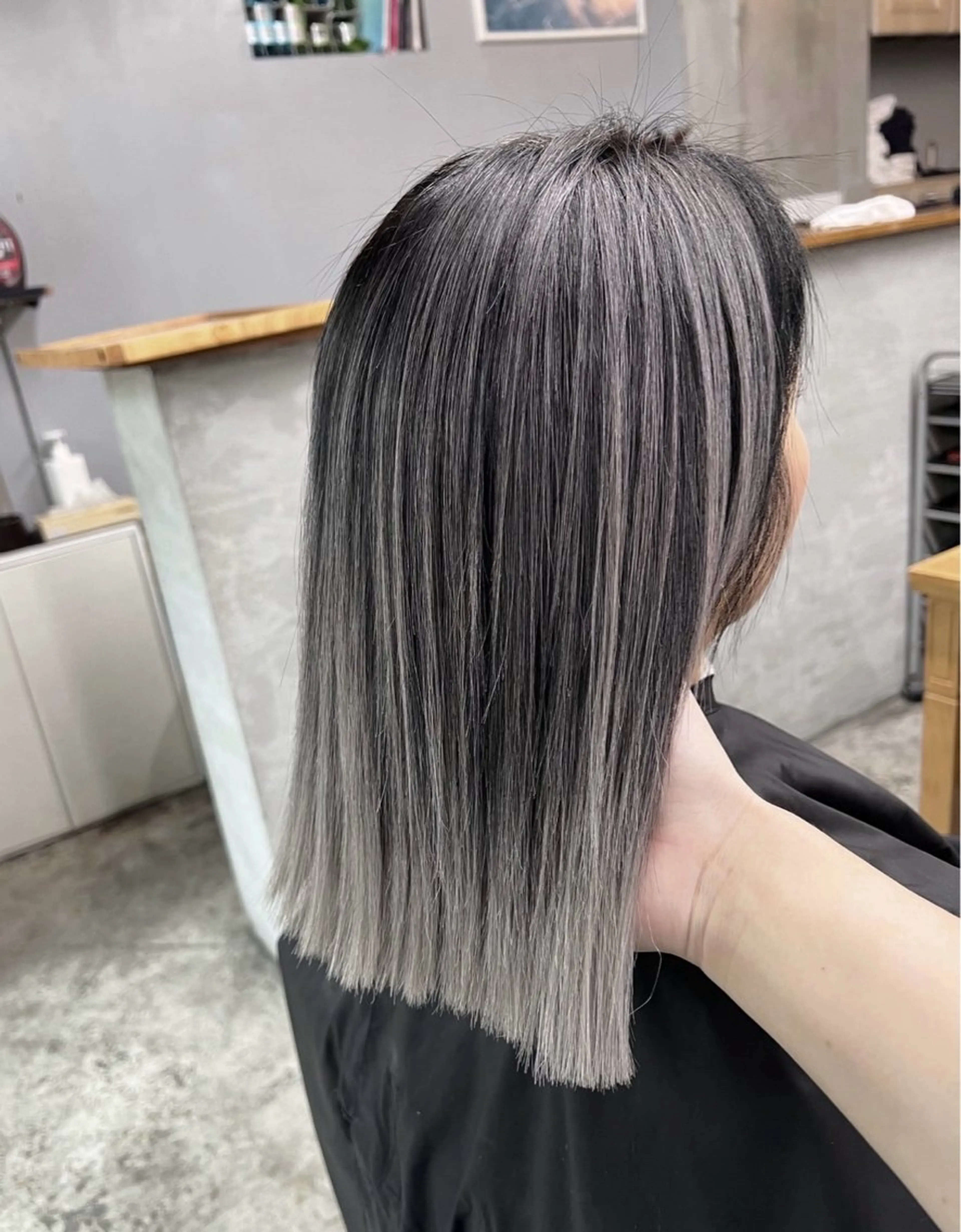 ショート カラー バレイヤージュ シルバー ホワイトシルバー レイヤーカット カット ヘアカラー トリートメント ROBIN所属・指名数No.1 /NAOYAのヘアスタイル