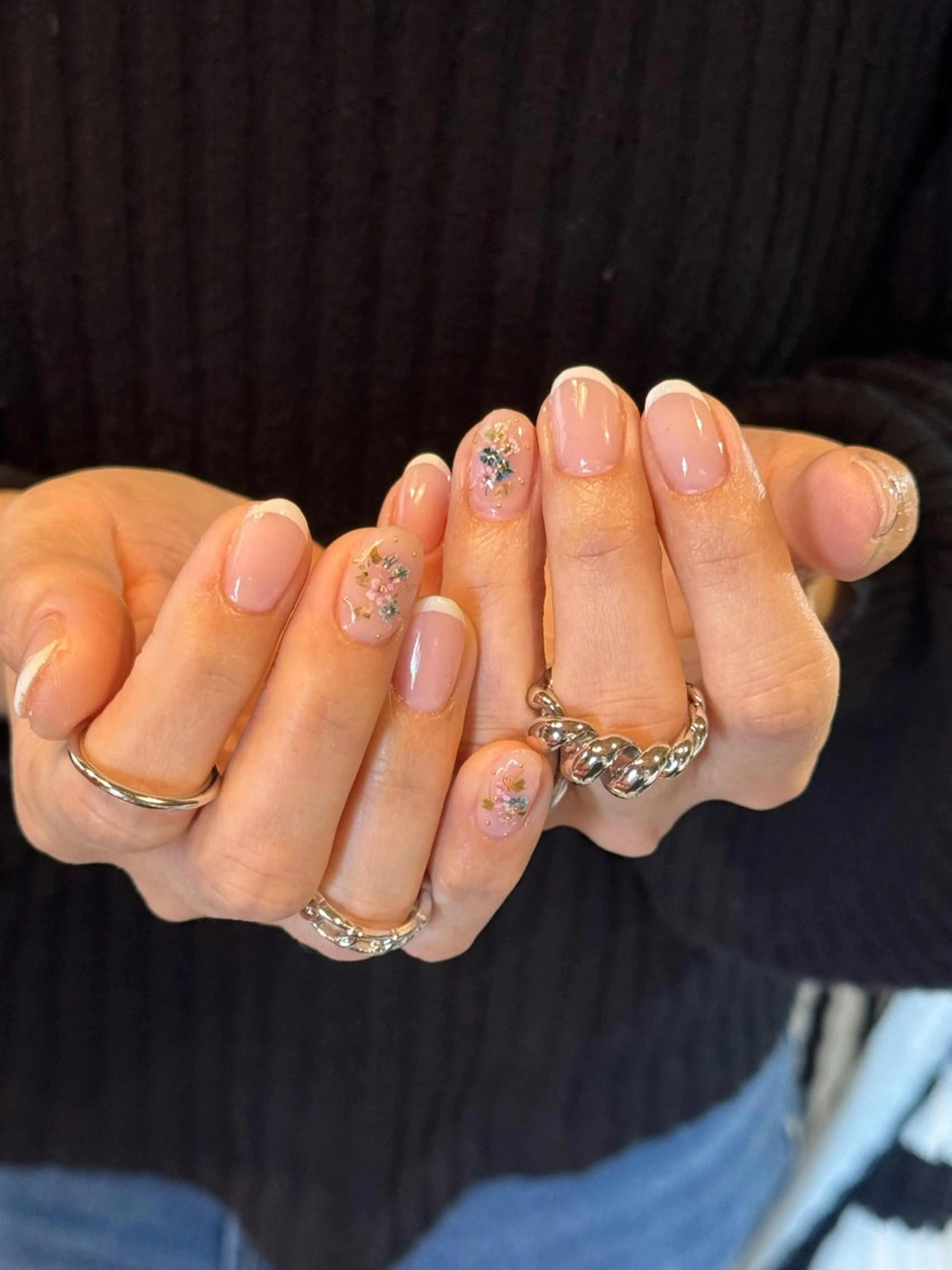 ネイル フレンチネイル BRAIDZY HOUSE.hair studio所属・吉野 はるかのネイルデザイン