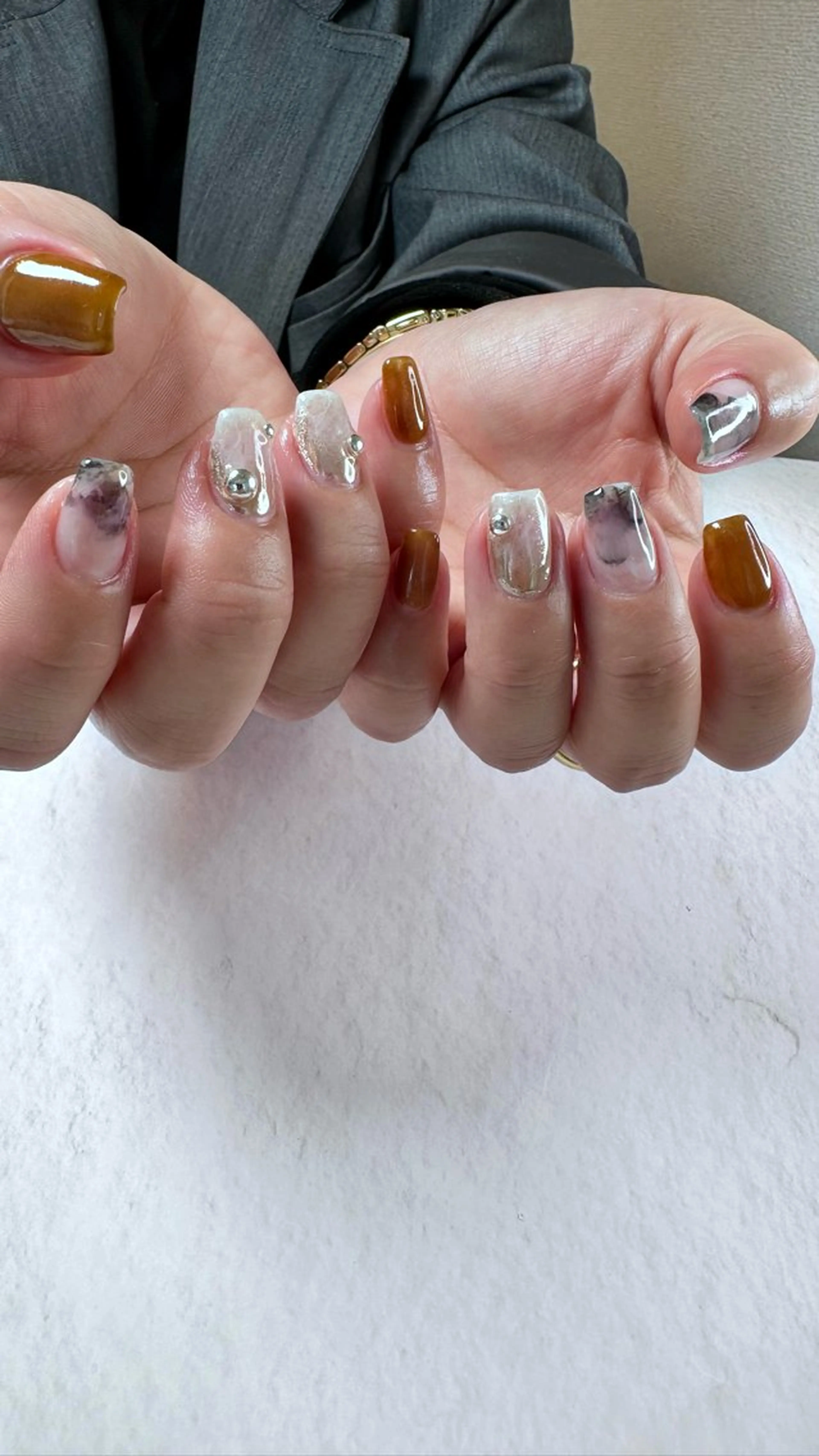 ネイル ニュアンスネイル ハンドネイル ハンドケア Atelier Ariのネイルデザイン