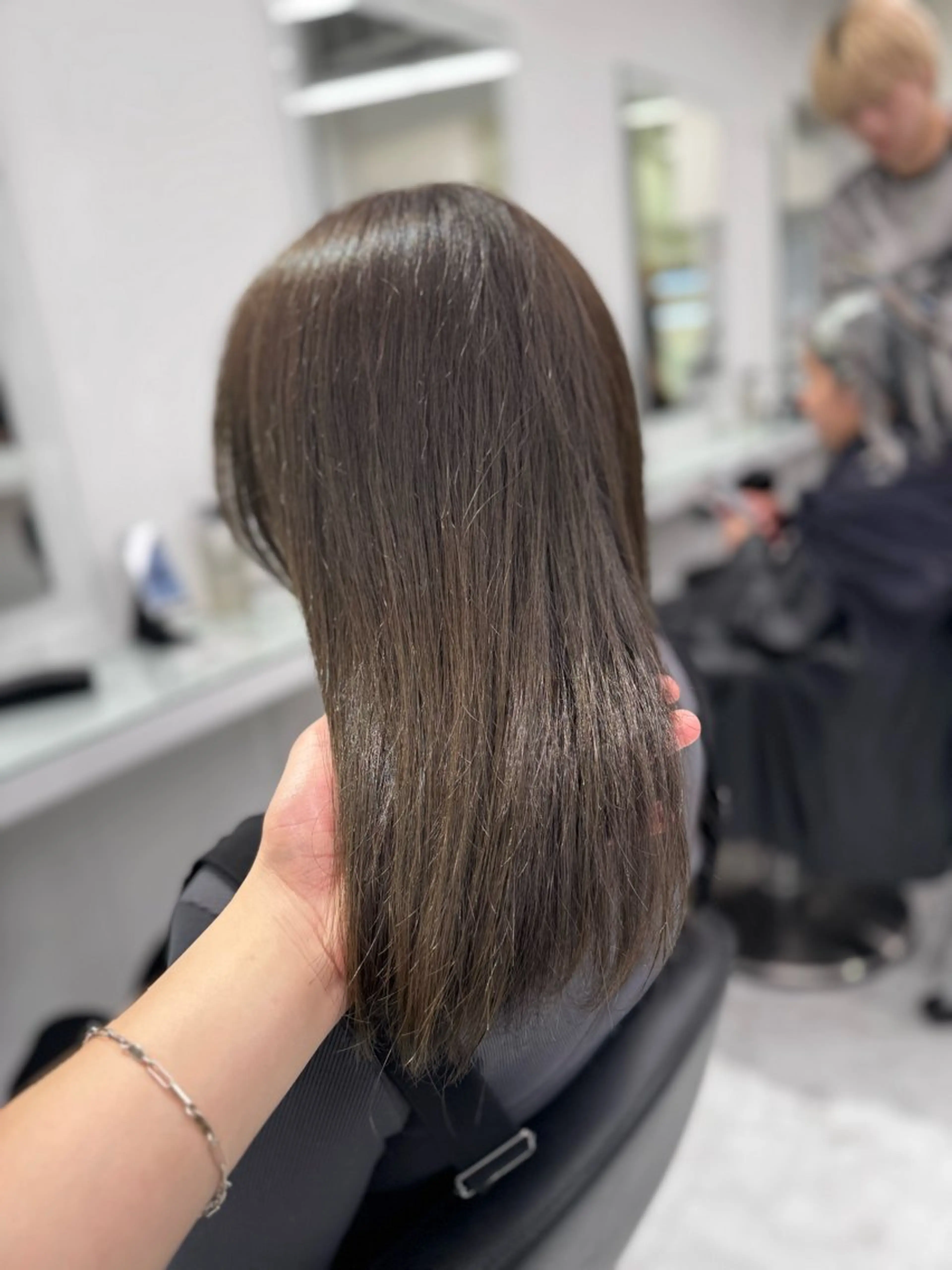 ロング カラー ヘアアレンジ カット ヘアカラー ヘアセット 透け上品ハイトーン 職人ゆうと🤍のヘアスタイル