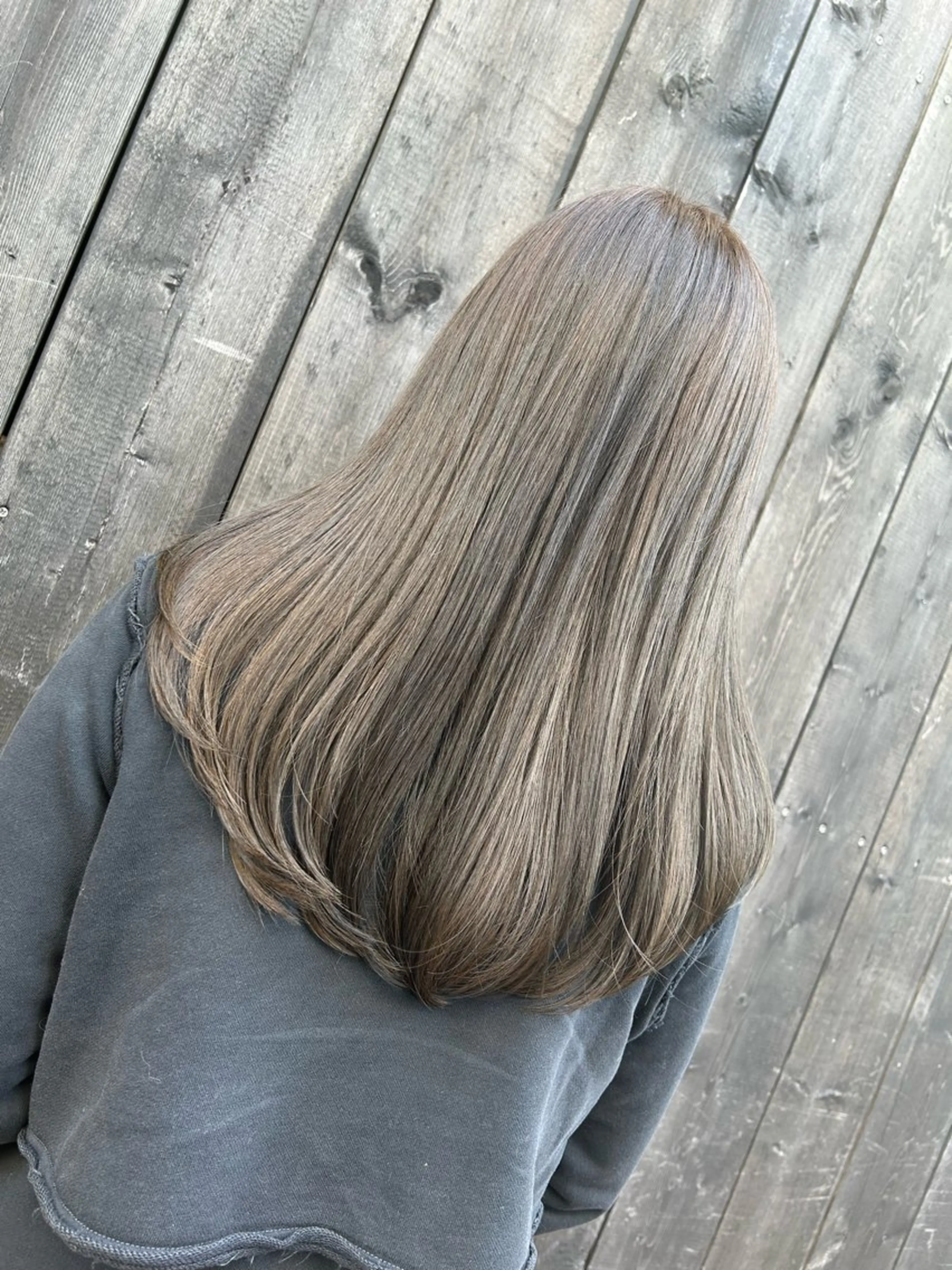 セミロング カラー カット ヘアカラー LaLaMoana Rickyのヘアスタイル