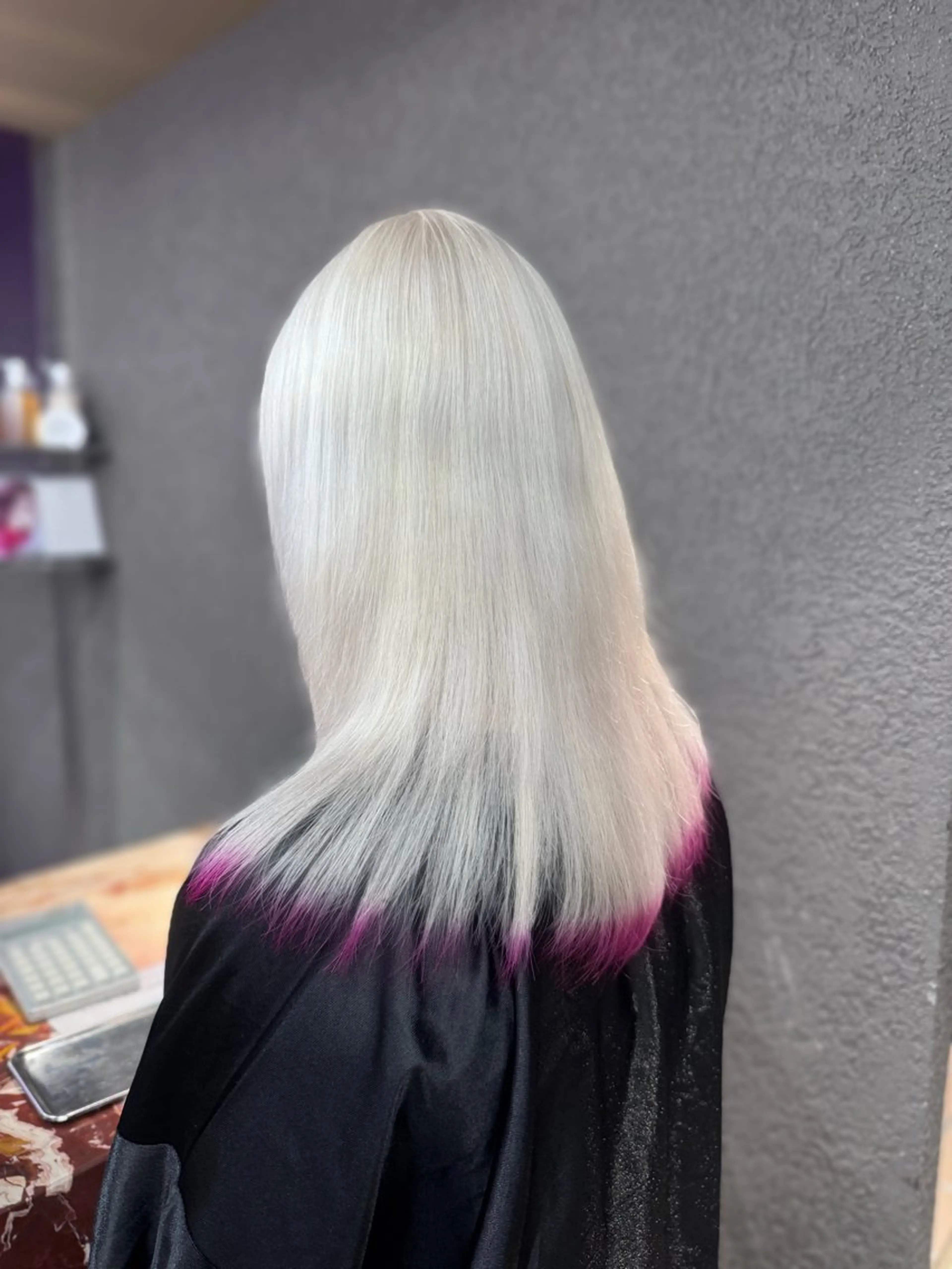 セミロング ヘアカラー 吉澤 愛心のヘアスタイル