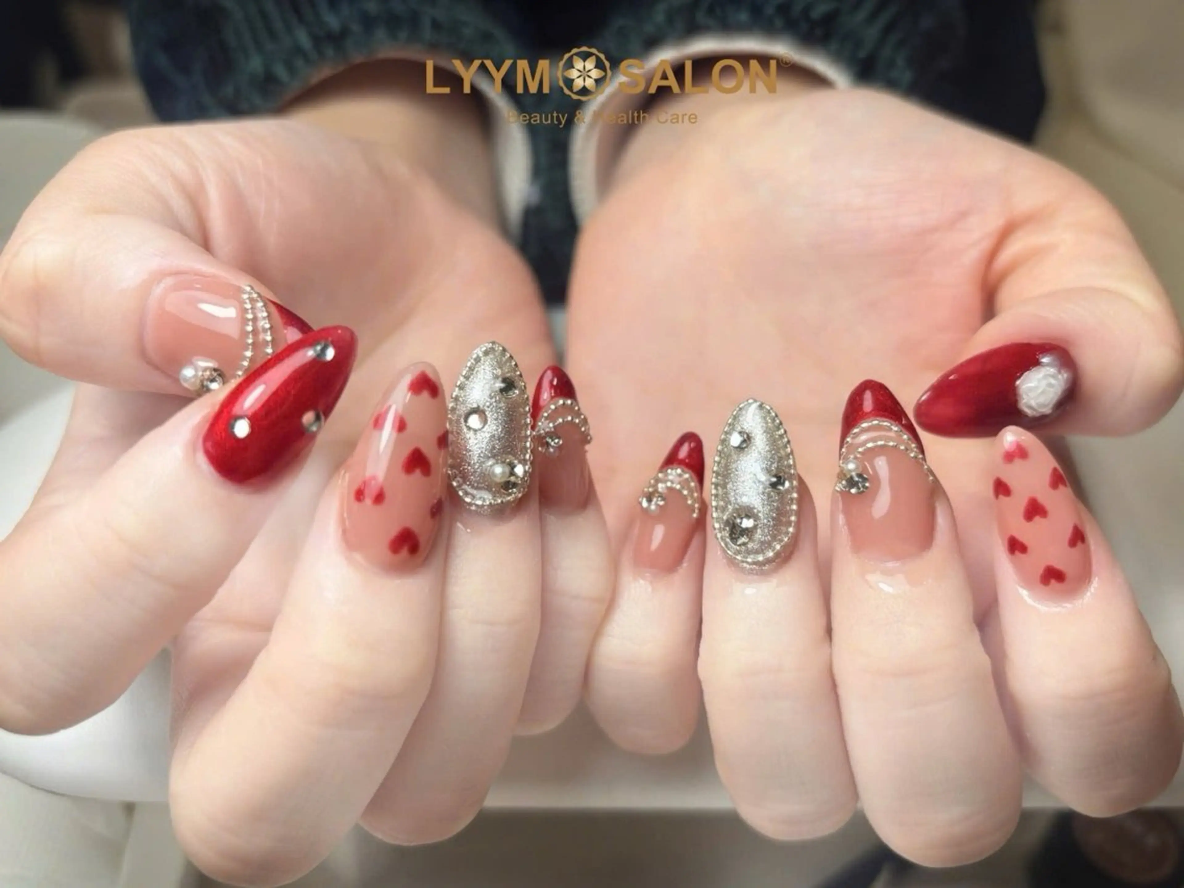 ネイル ジェルネイル ガーリー ハート 韓国ネイル 赤色 ハンドネイル LYYM Salonのネイルデザイン