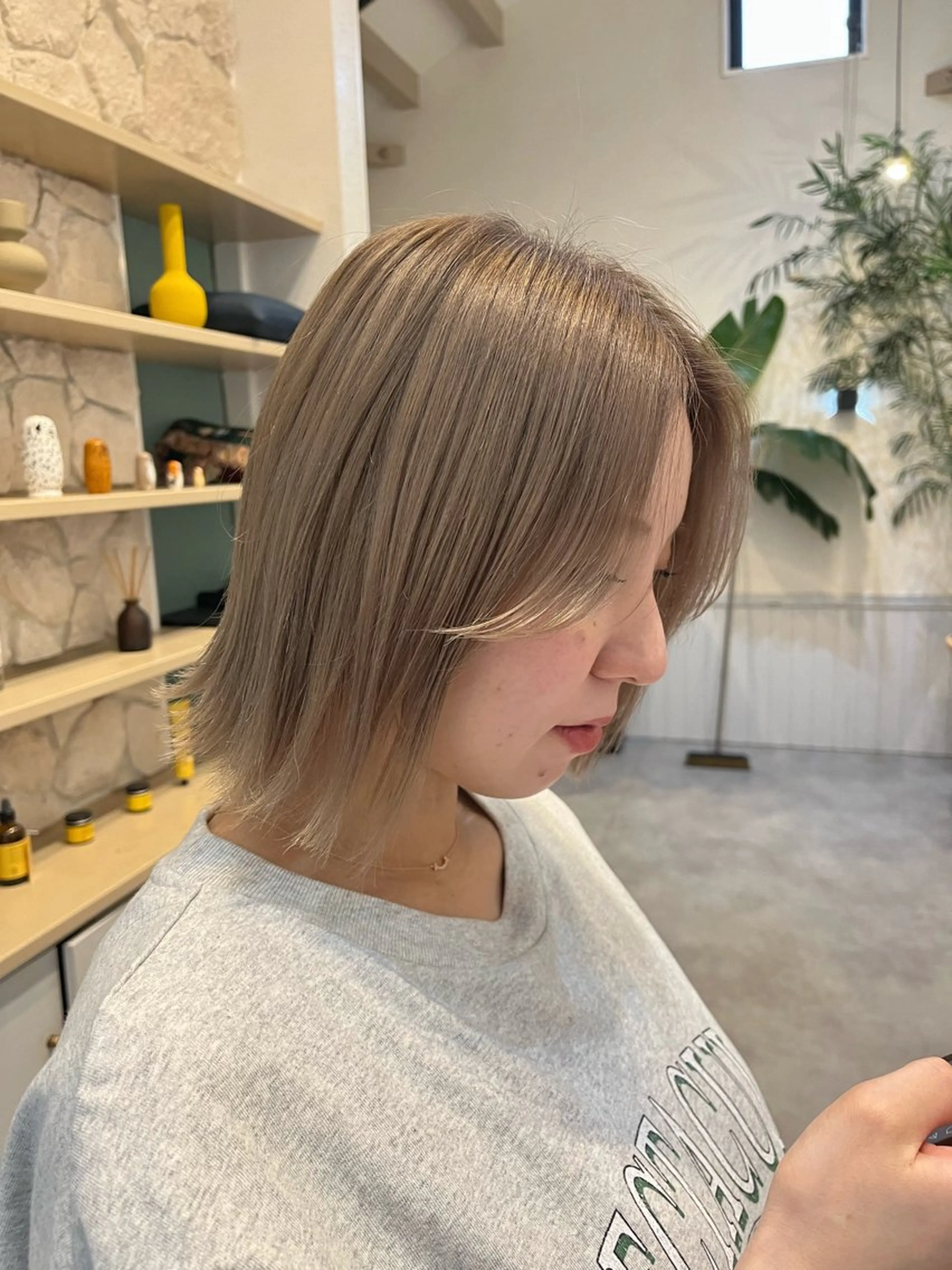 ミディアム ボブ/レイヤー/ ショートcovo代表のヘアスタイル