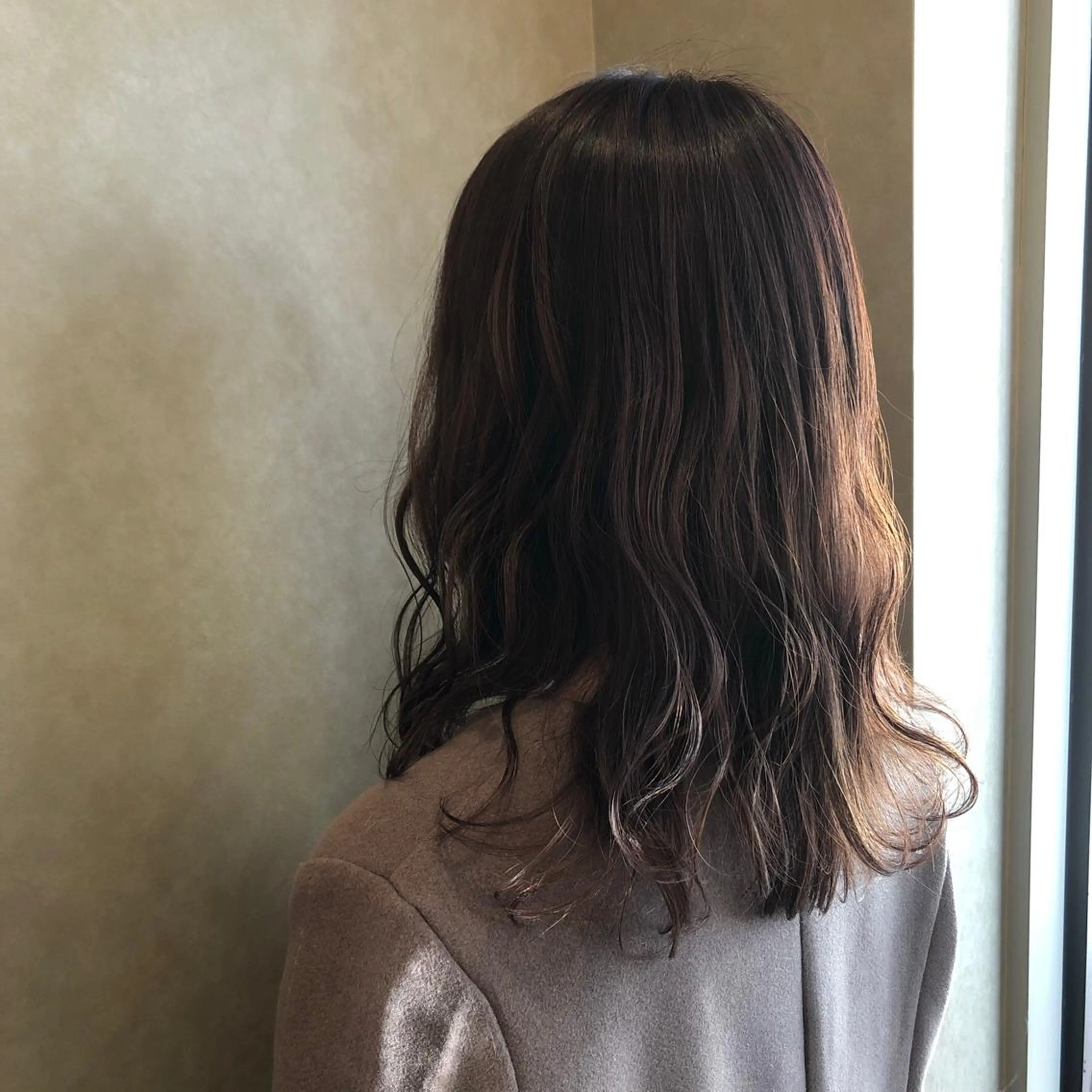 セミロング カラー 金子 由有貴のヘアスタイル