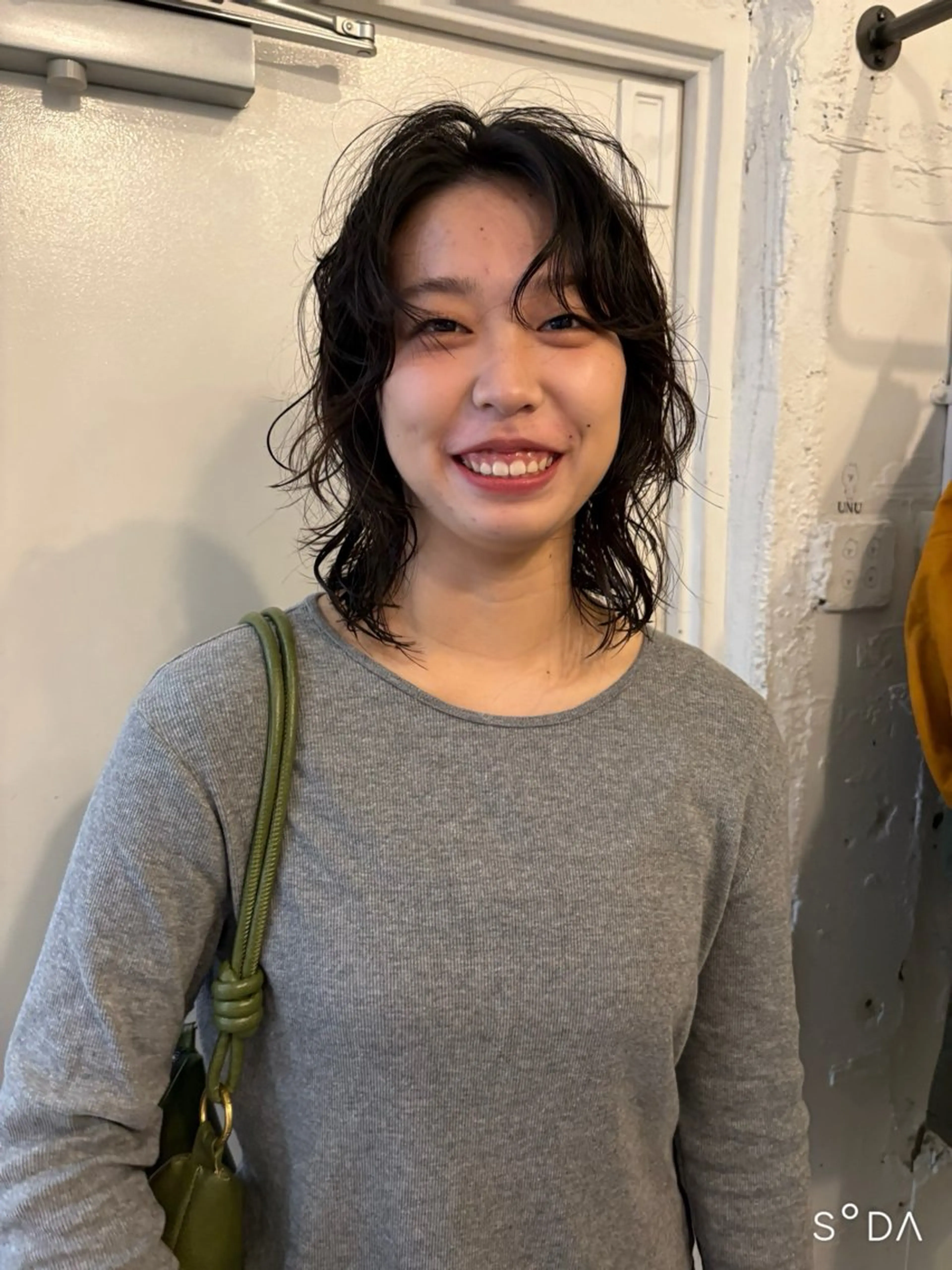 ミディアム パーマ ✴︎UNU ✴︎モエカのヘアスタイル