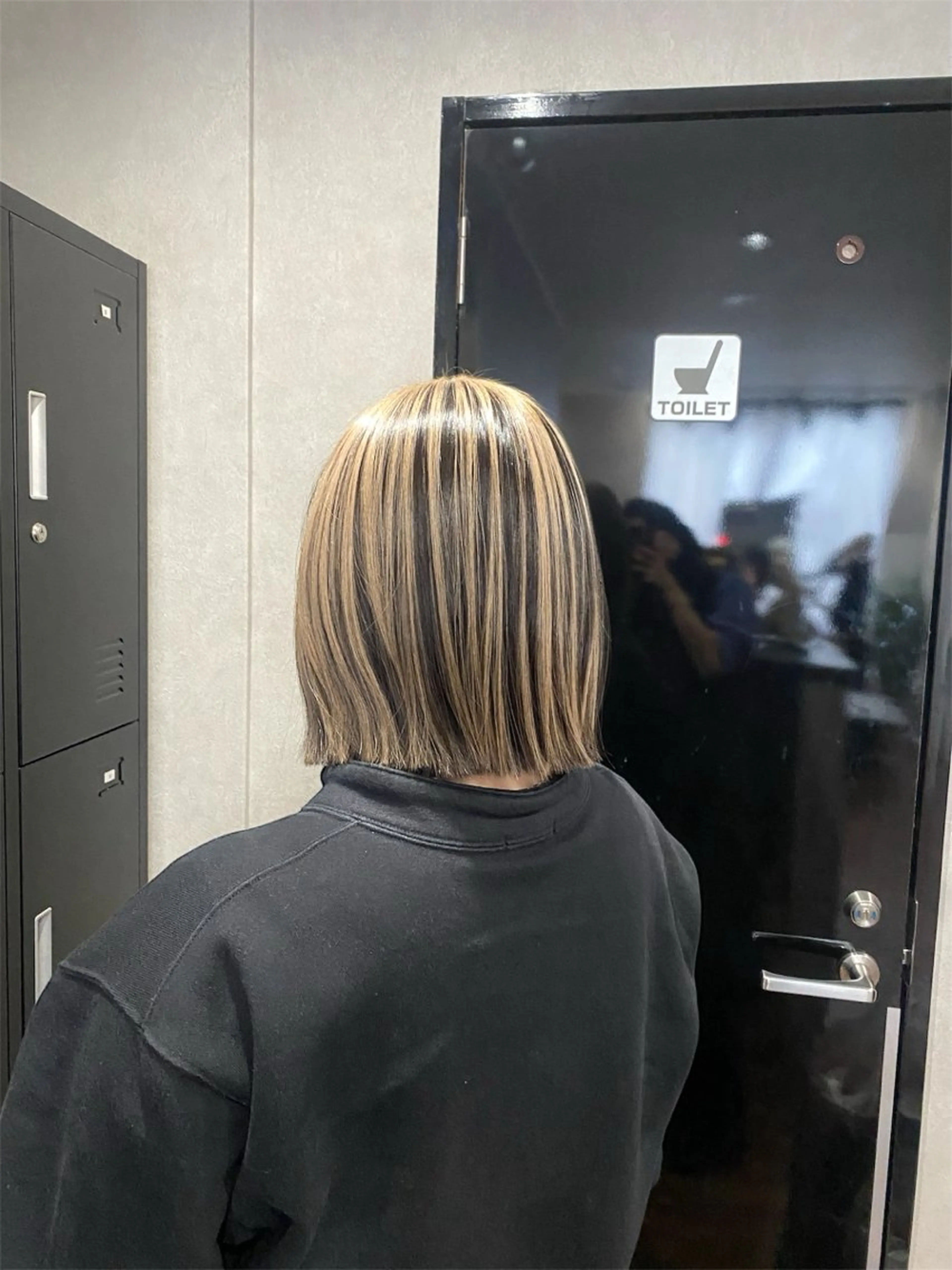 ミディアム カット ヘアカラー _White所属・ＳＨＩ ＺＵのヘアスタイル