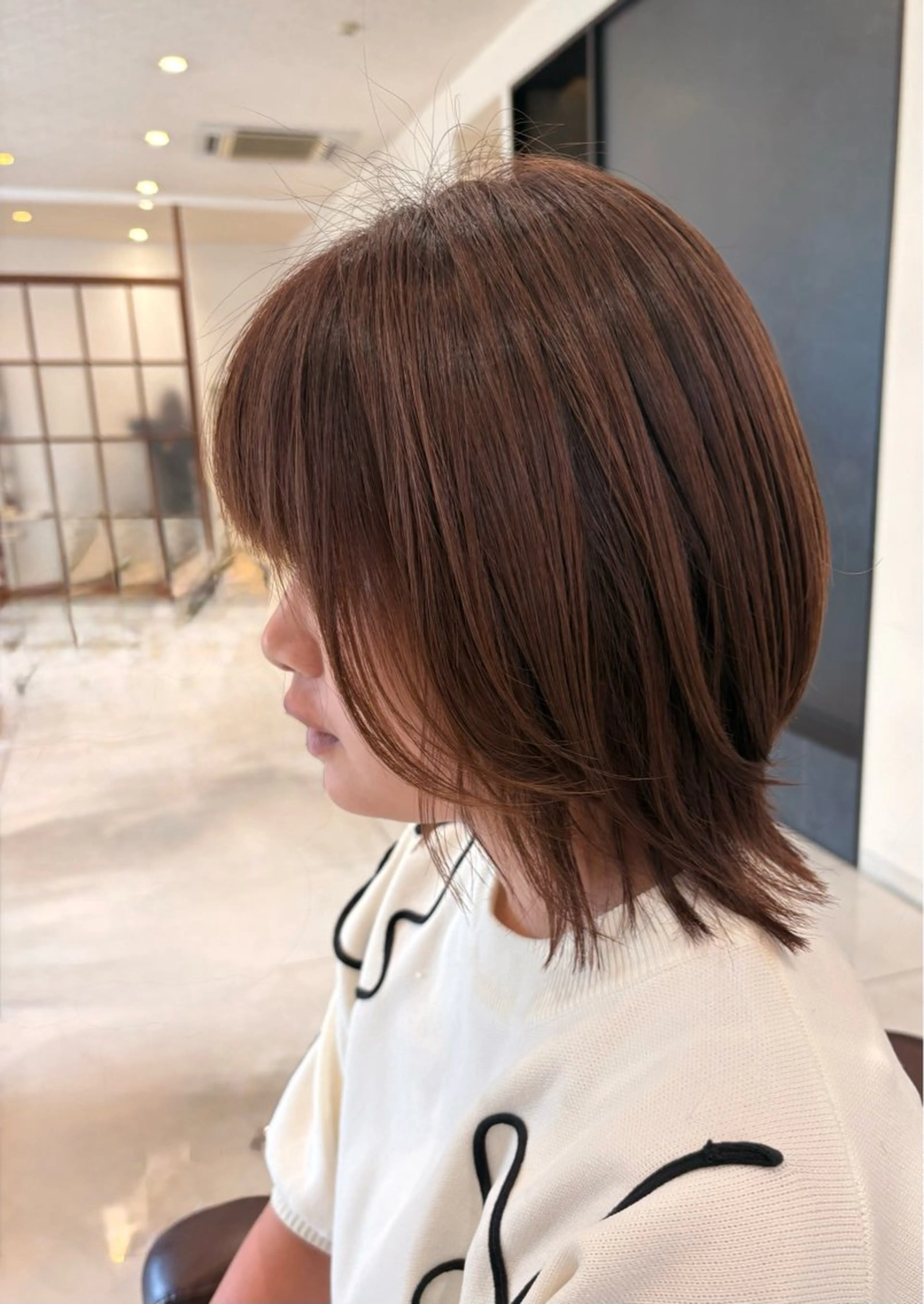 ミディアム ツヅキ マスミのヘアスタイル