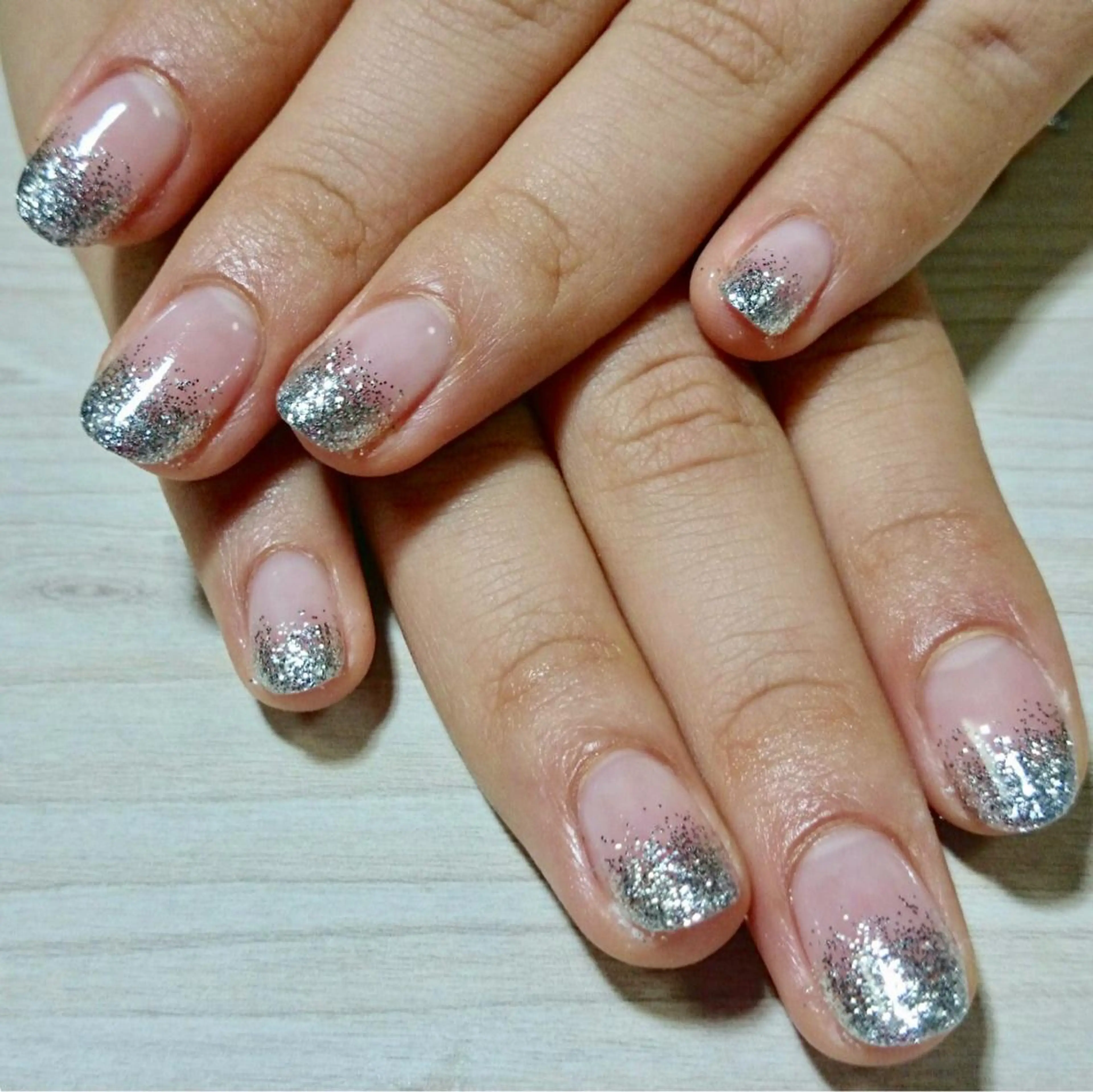 ネイル グラデーション ラメ(グリッター) ラメグラデーション 安藤 Charlotteのネイルデザイン