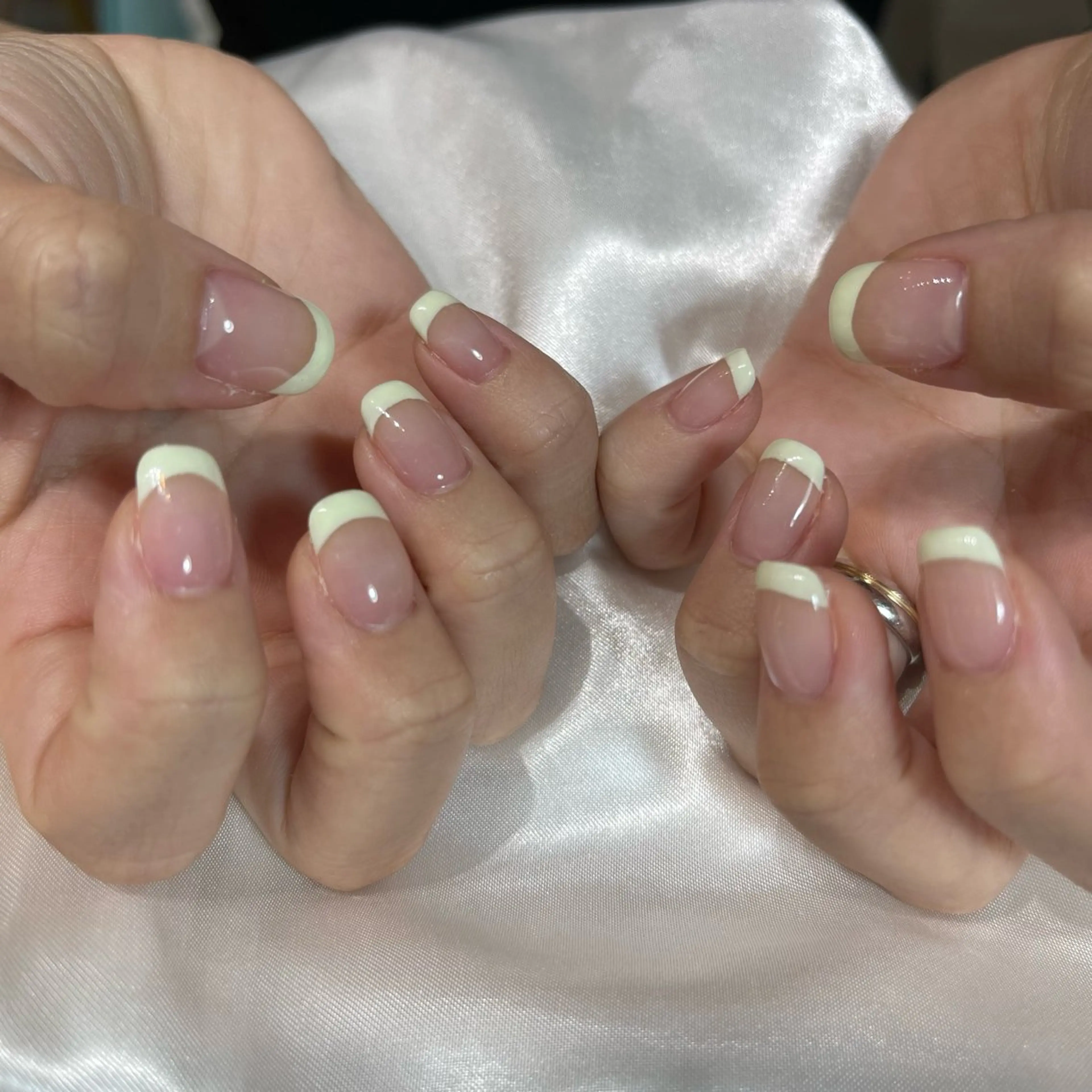 ネイル フレンチネイル ハンドネイル salon de Tiara 碧のネイルデザイン