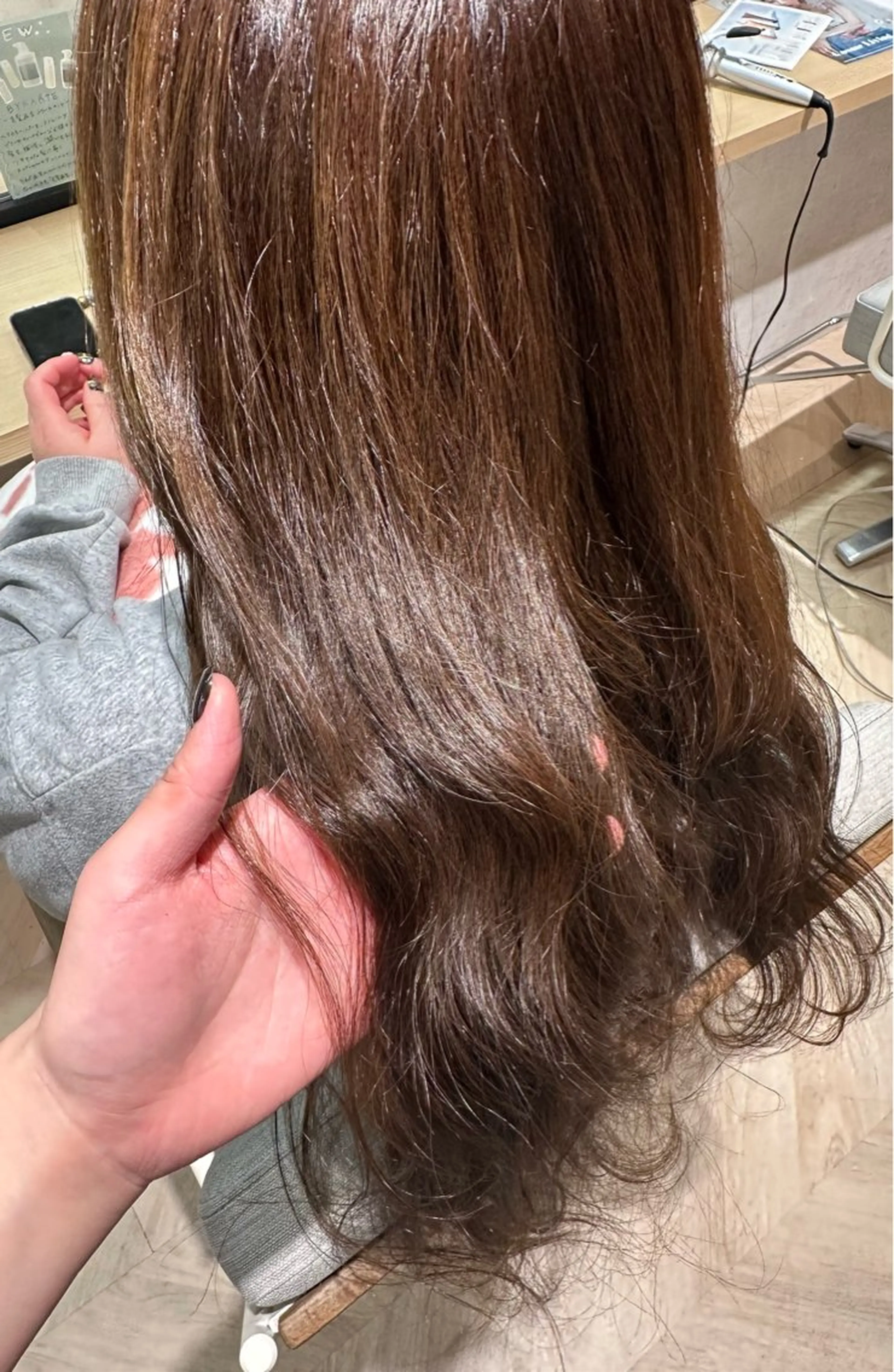 ロング カラー ブラウンカラー オリーブブラウン 小澤 真帆のヘアスタイル