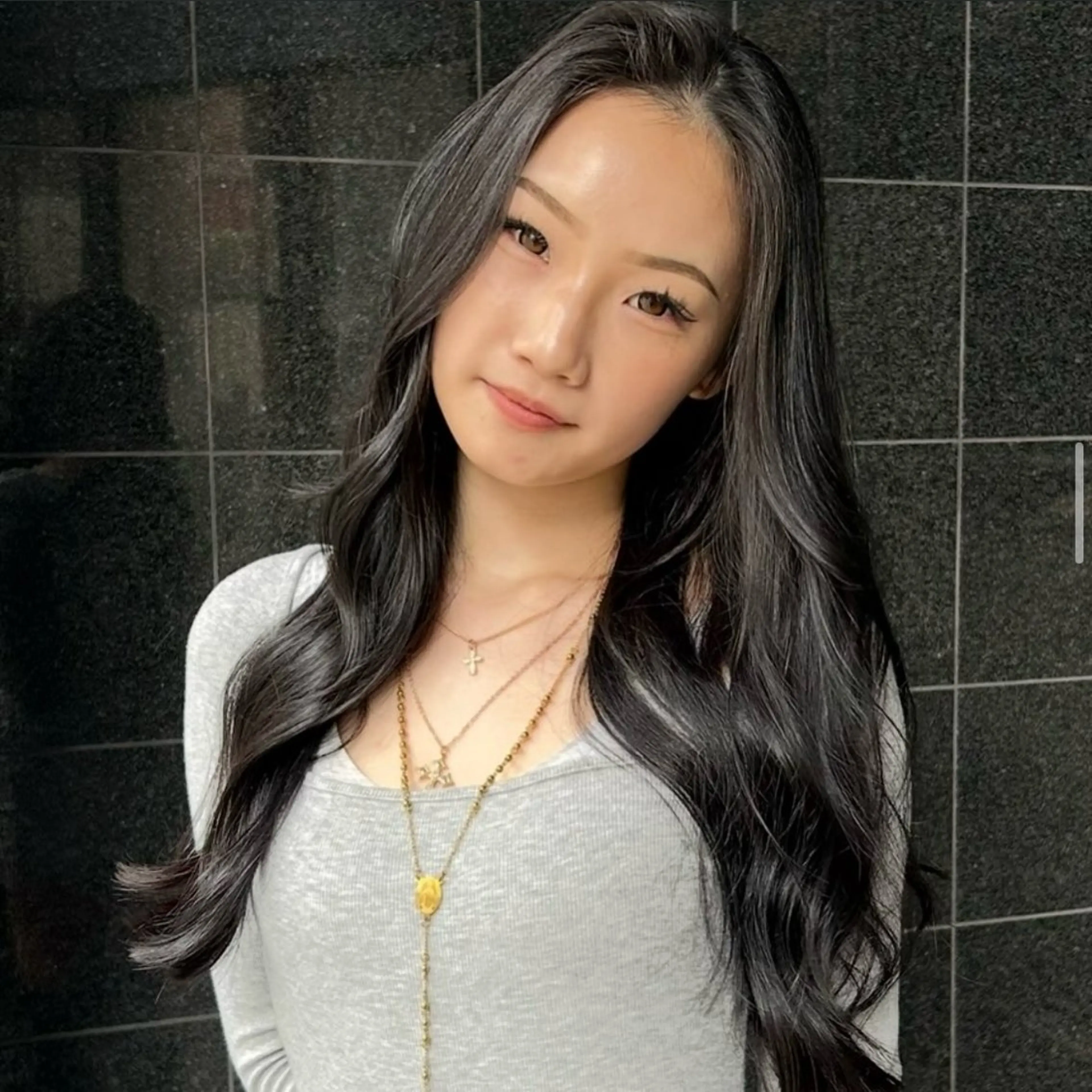 ロング calna 古賀 菜摘のヘアスタイル