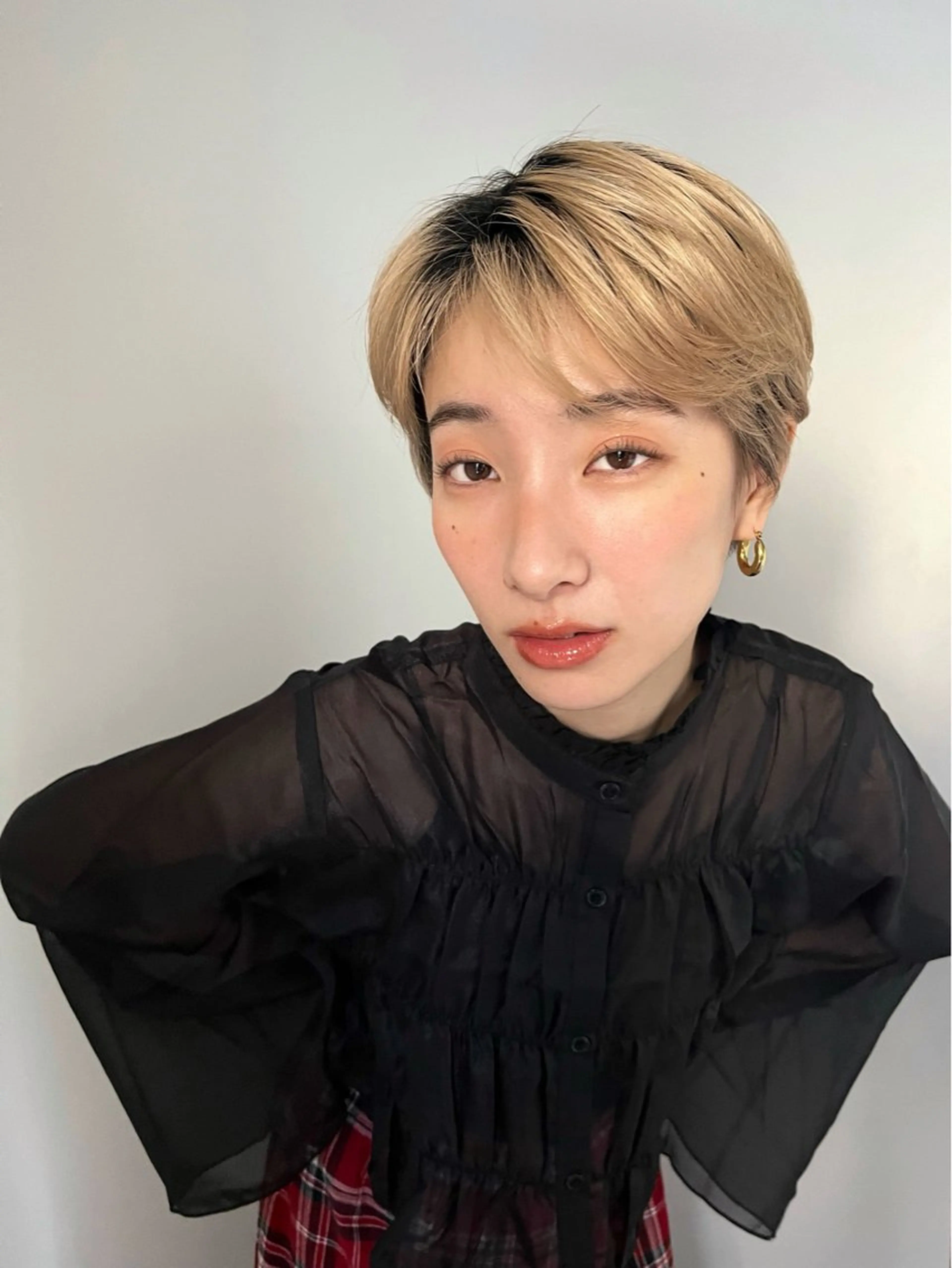 ショート カラー ショート/ボブ/透明 感カラー/高橋あみのヘアスタイル