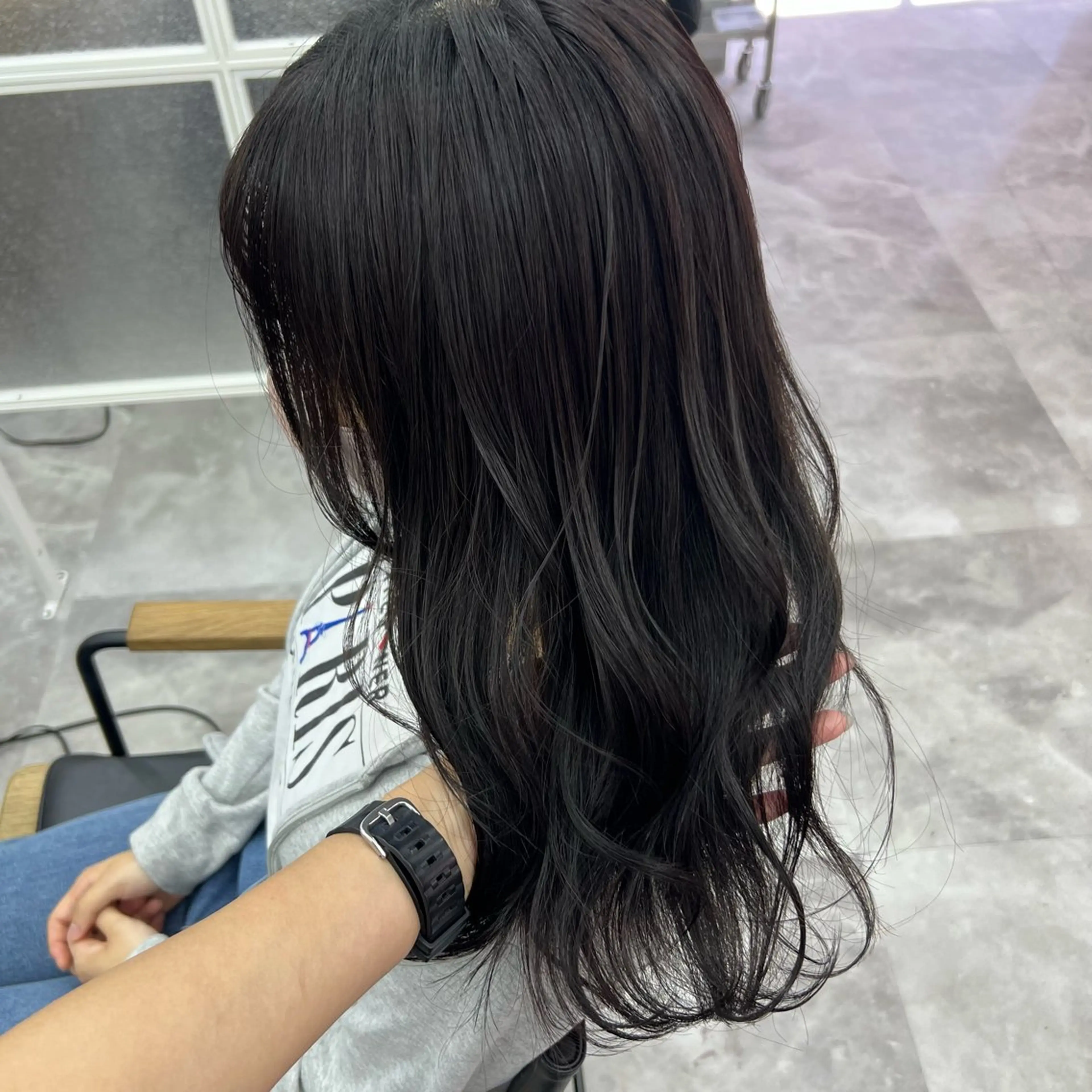 ミディアム ヘアカラー 岸下 理緒のヘアスタイル