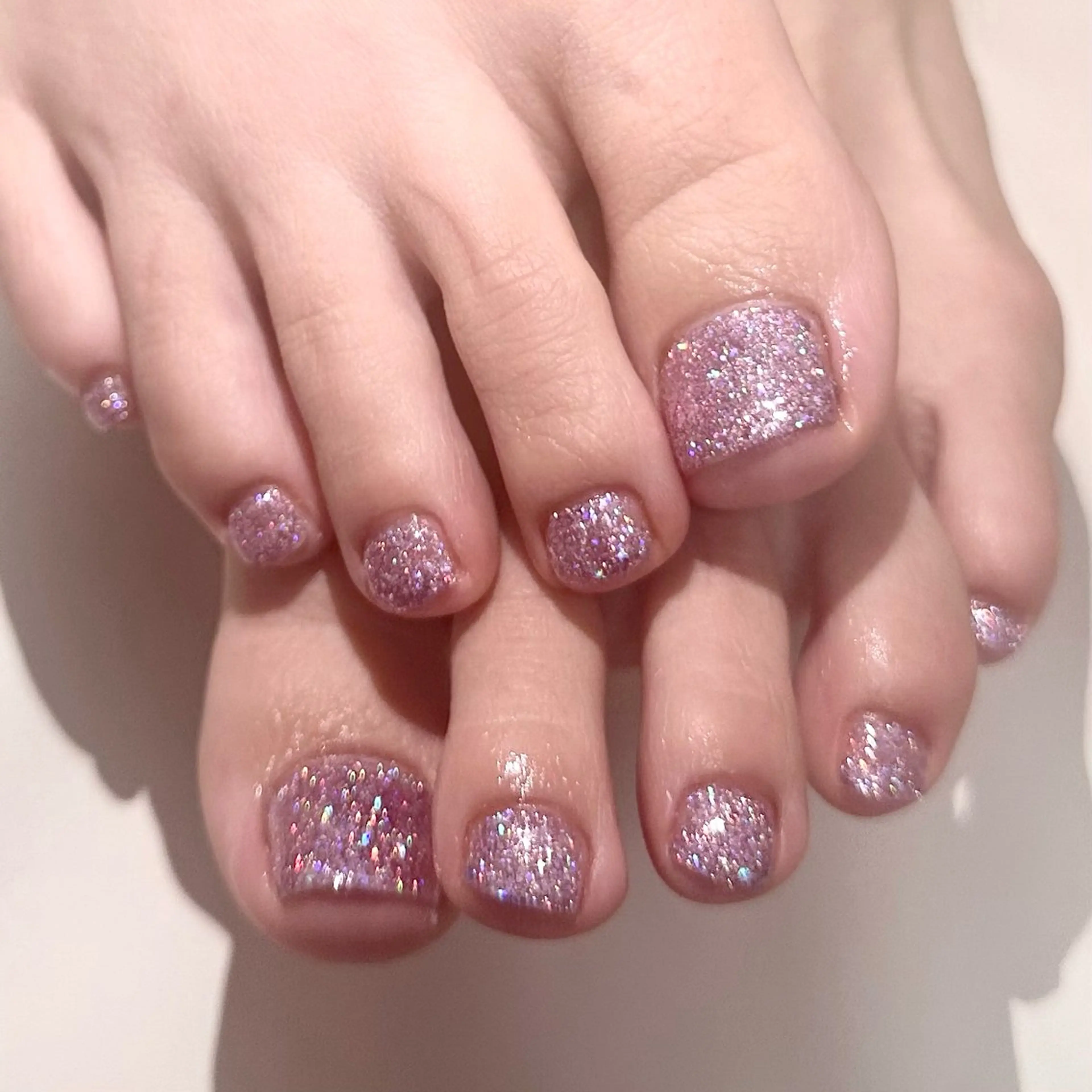 フットネイル　ワンカラー/ラメグラ　オフなしの写真