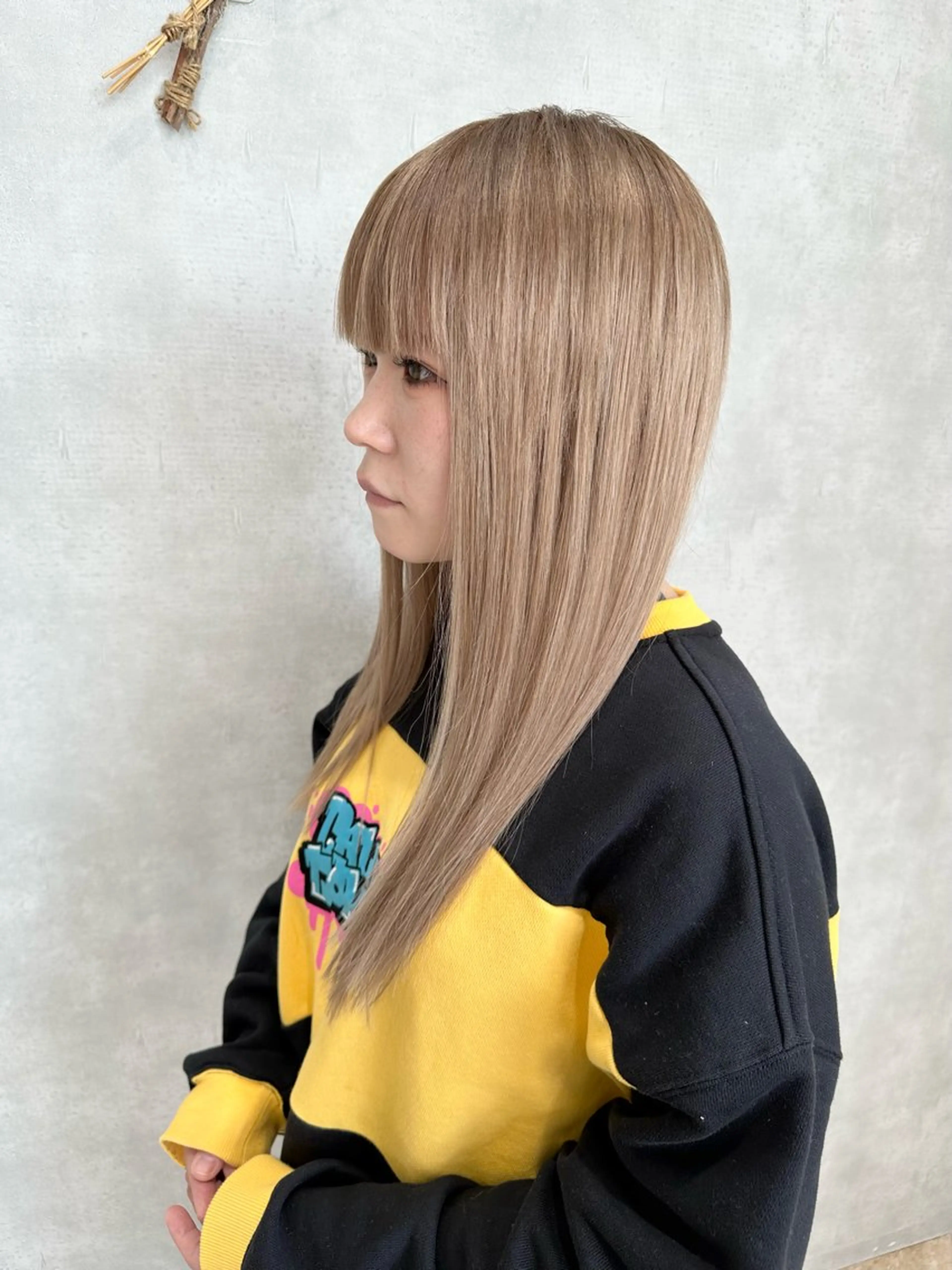 ミディアム カラー ヘアアレンジ シールエクステ ブリーチ エクステ ヘアカラー エクステ hiar make ROSEL所属・ROSEL末吉 海渡のヘアスタイル