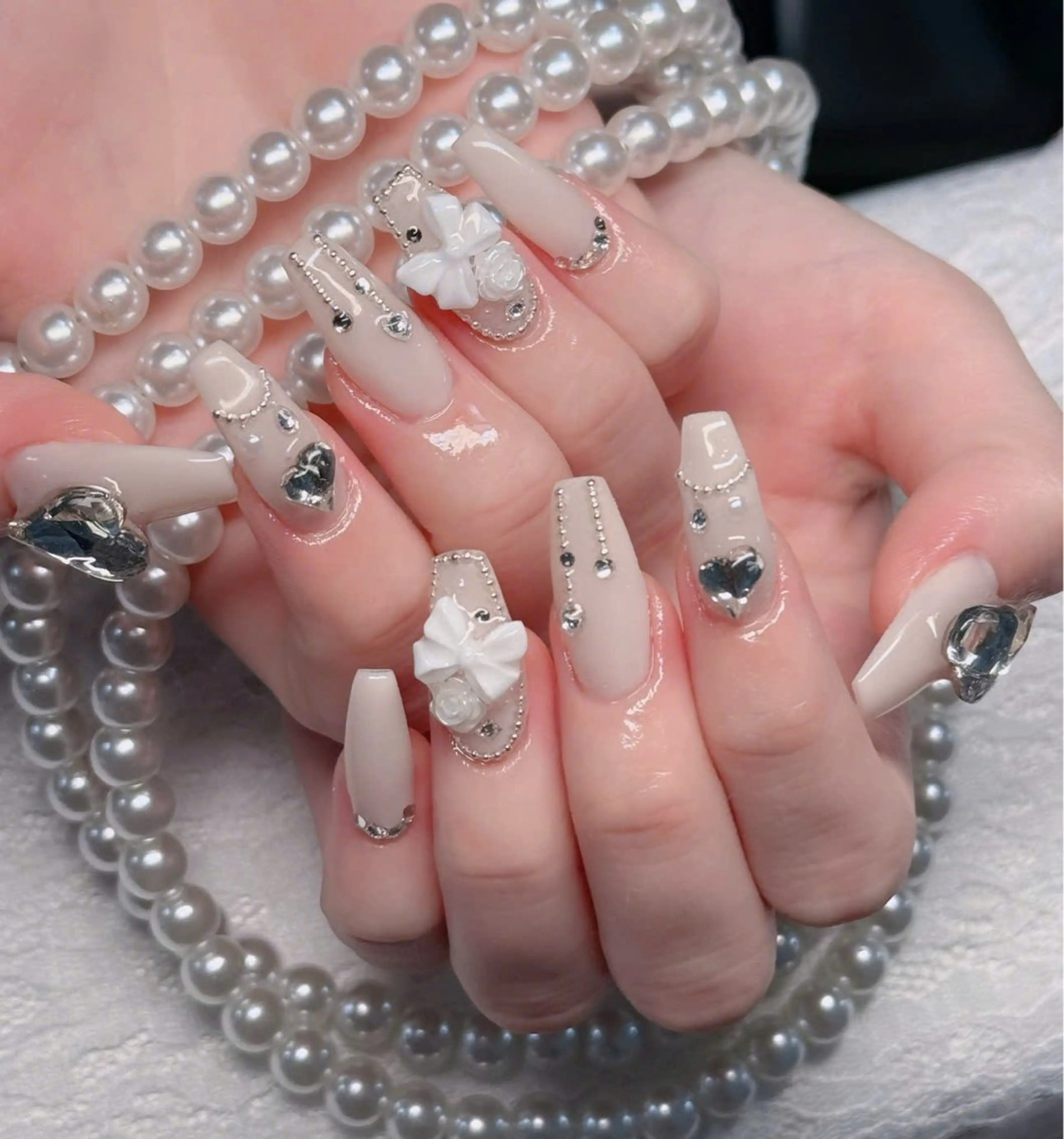 ネイル フレンチネイル ジェルネイル ガラスフレンチ ハロウィン ハート ハンドネイル H.baby Nail Salonのネイルデザイン