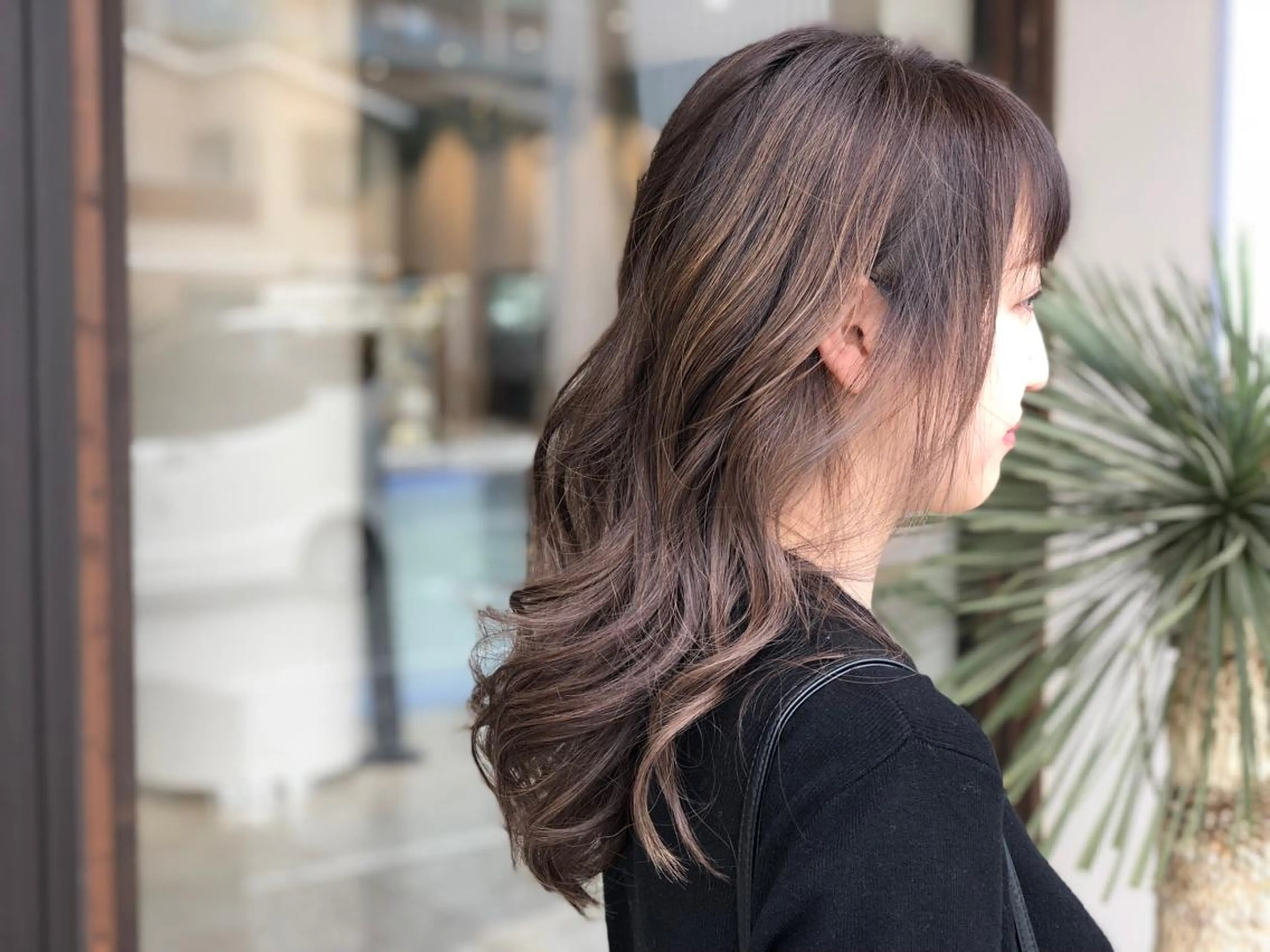 ロング ハイライト ヘアカラー トリートメント haretoki 髪質改善サロンのヘアスタイル