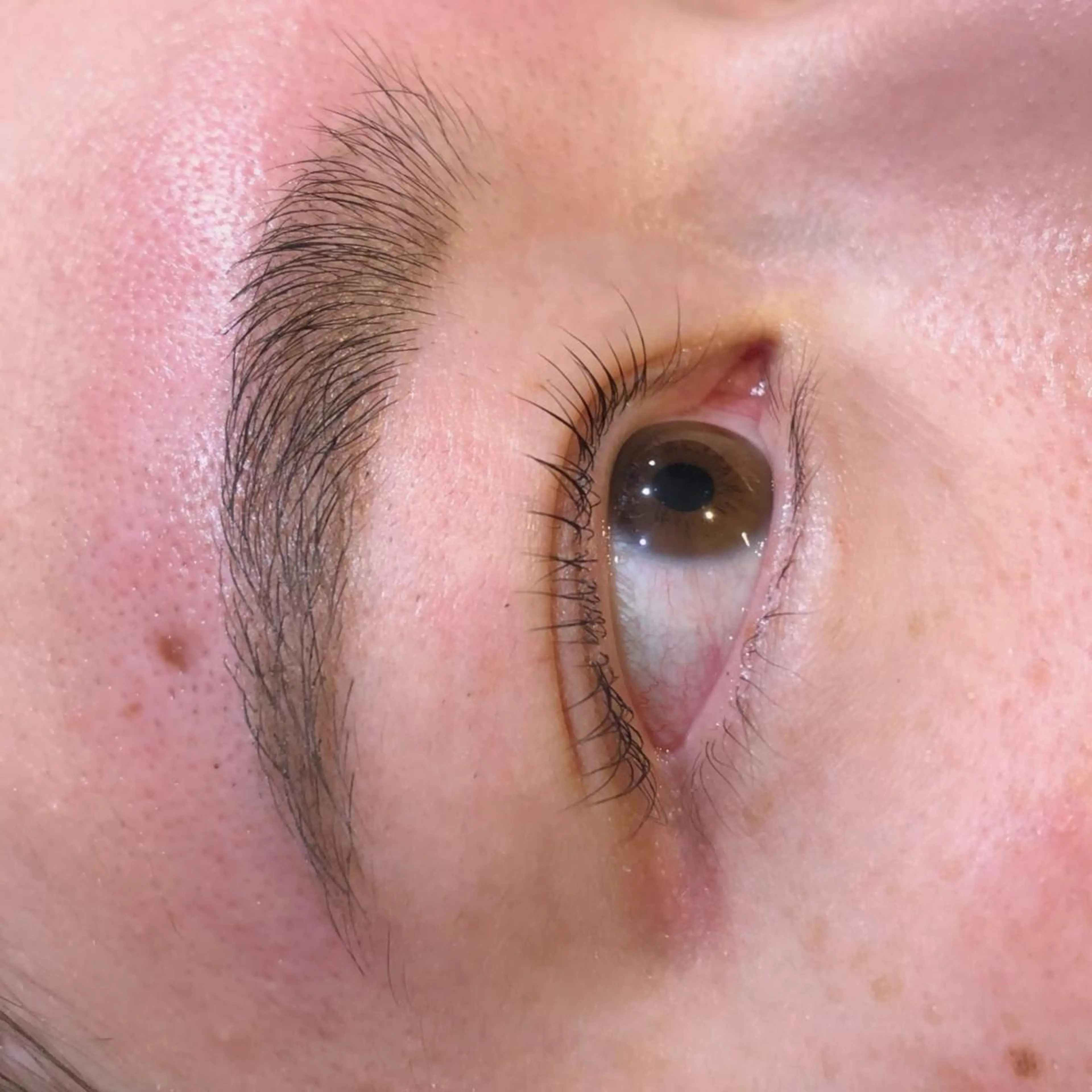 マツエク・マツパ アイブロウ 眉毛ワックス脱毛 まつげパーマ MODEK'S あやねのヘアスタイル