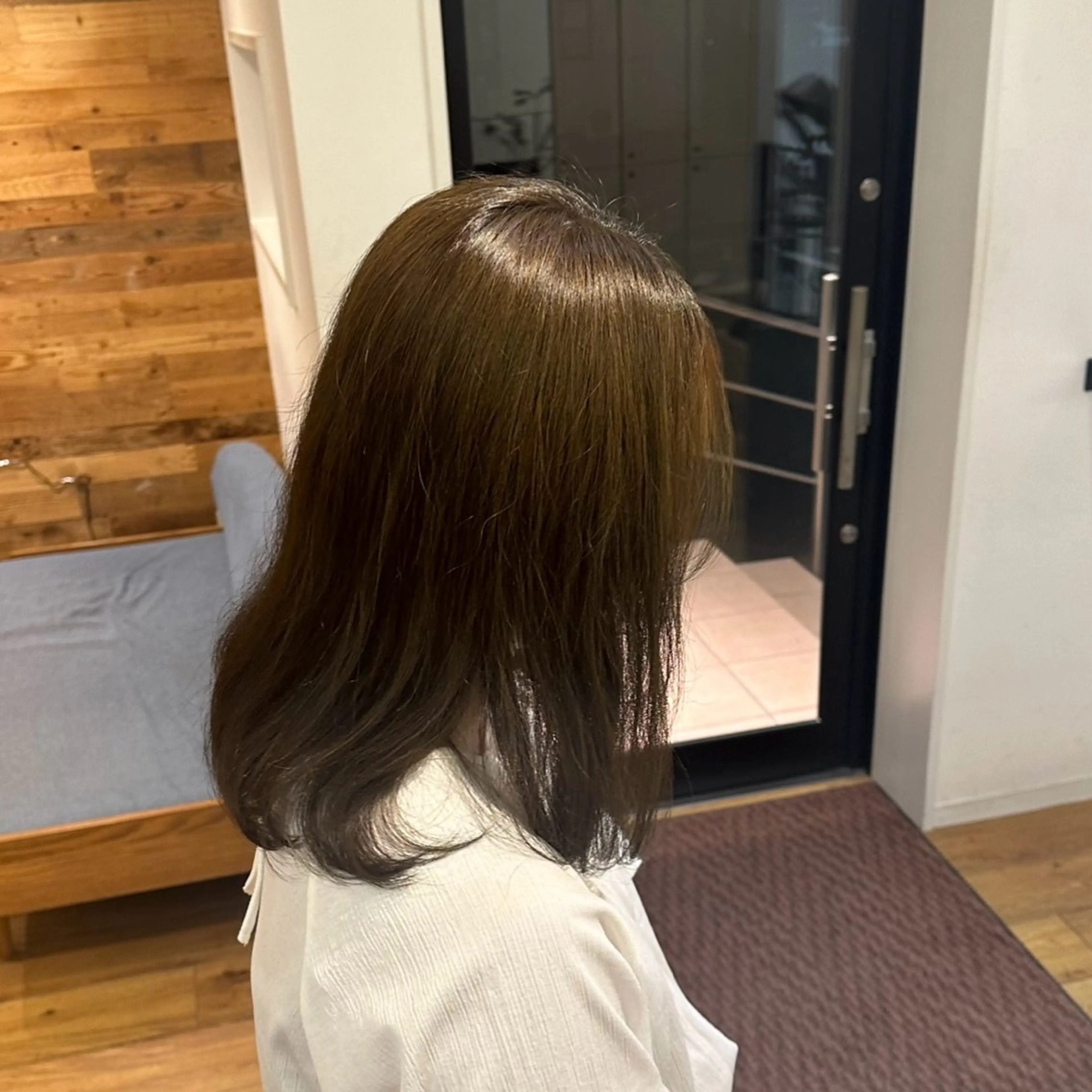 カラー 西澤 希のヘアスタイル