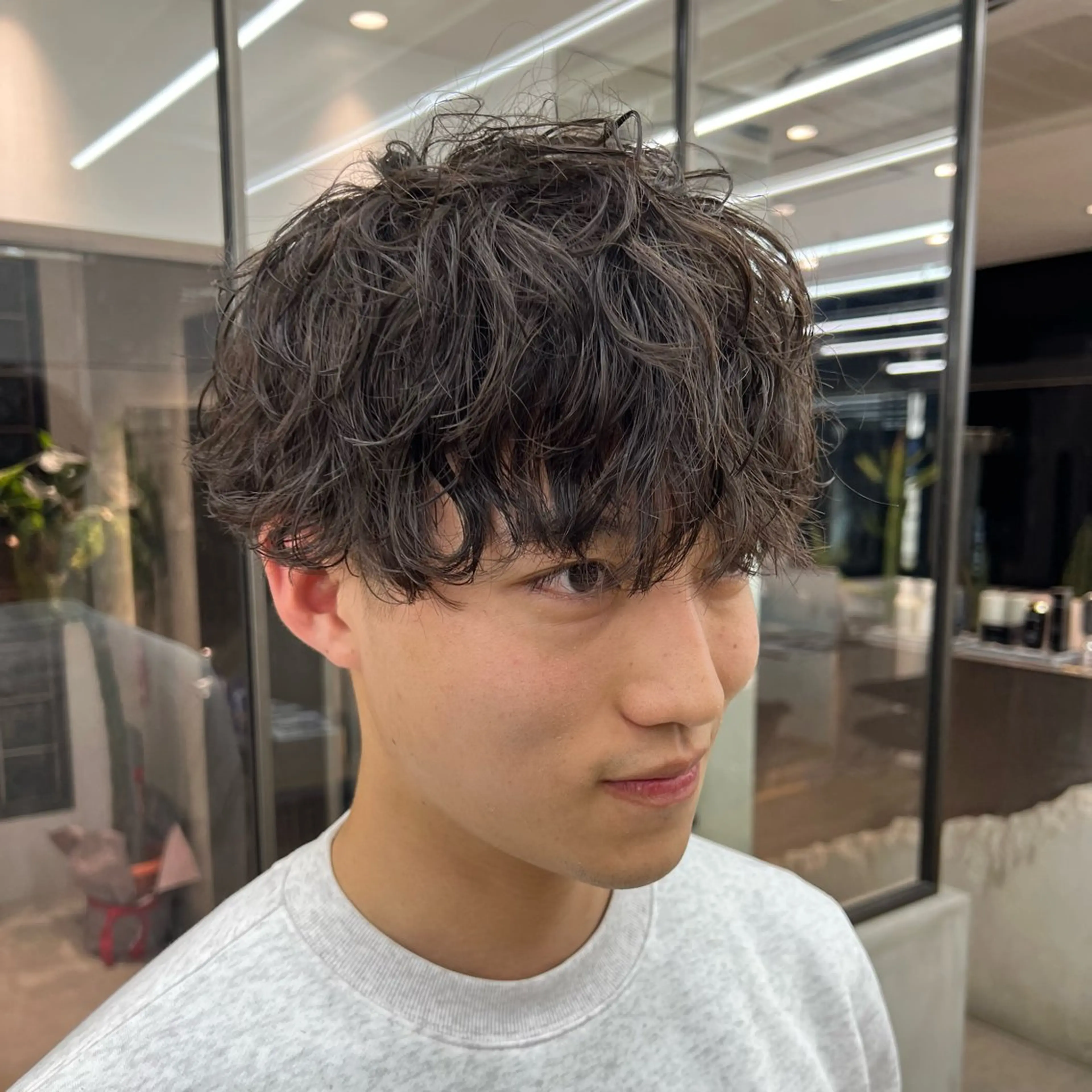 【minimo特別価格❤️🔥】トータルビューティーコース メンズカット ➕ 眉毛カット シャンプー付きの写真