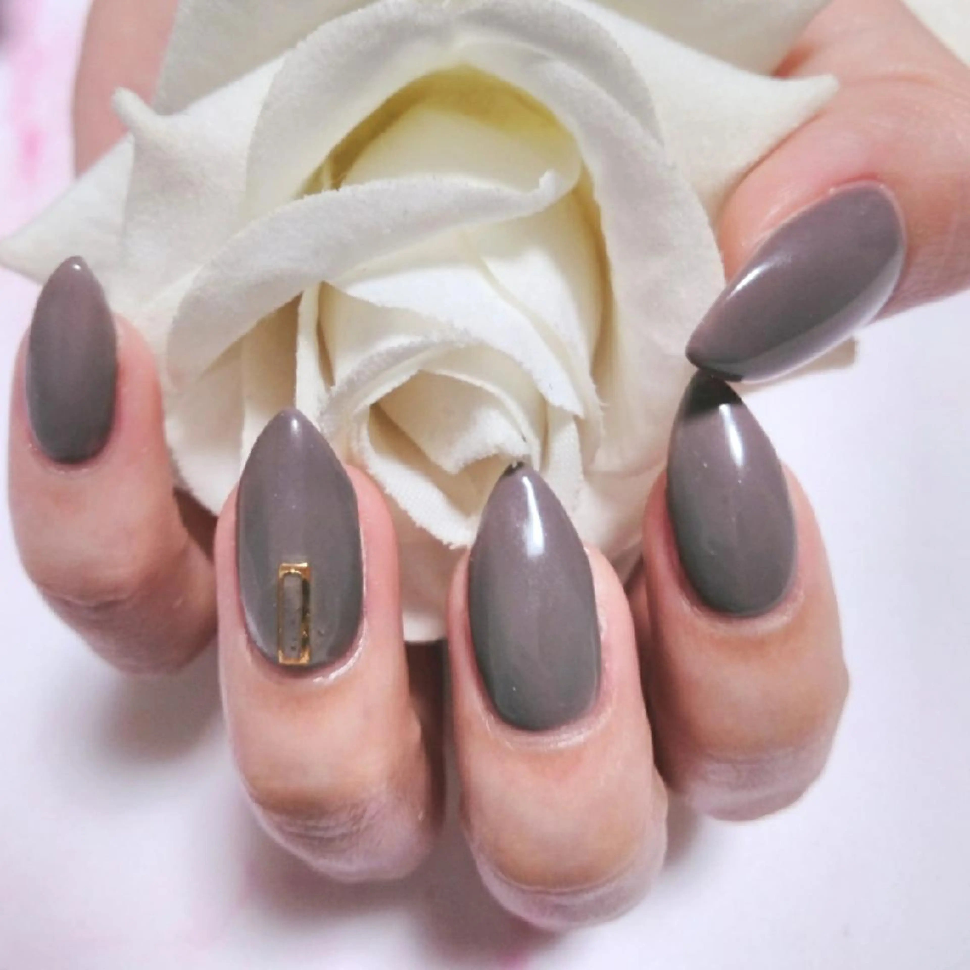 ネイル エステとネイル ローズコンフォートのネイルデザイン