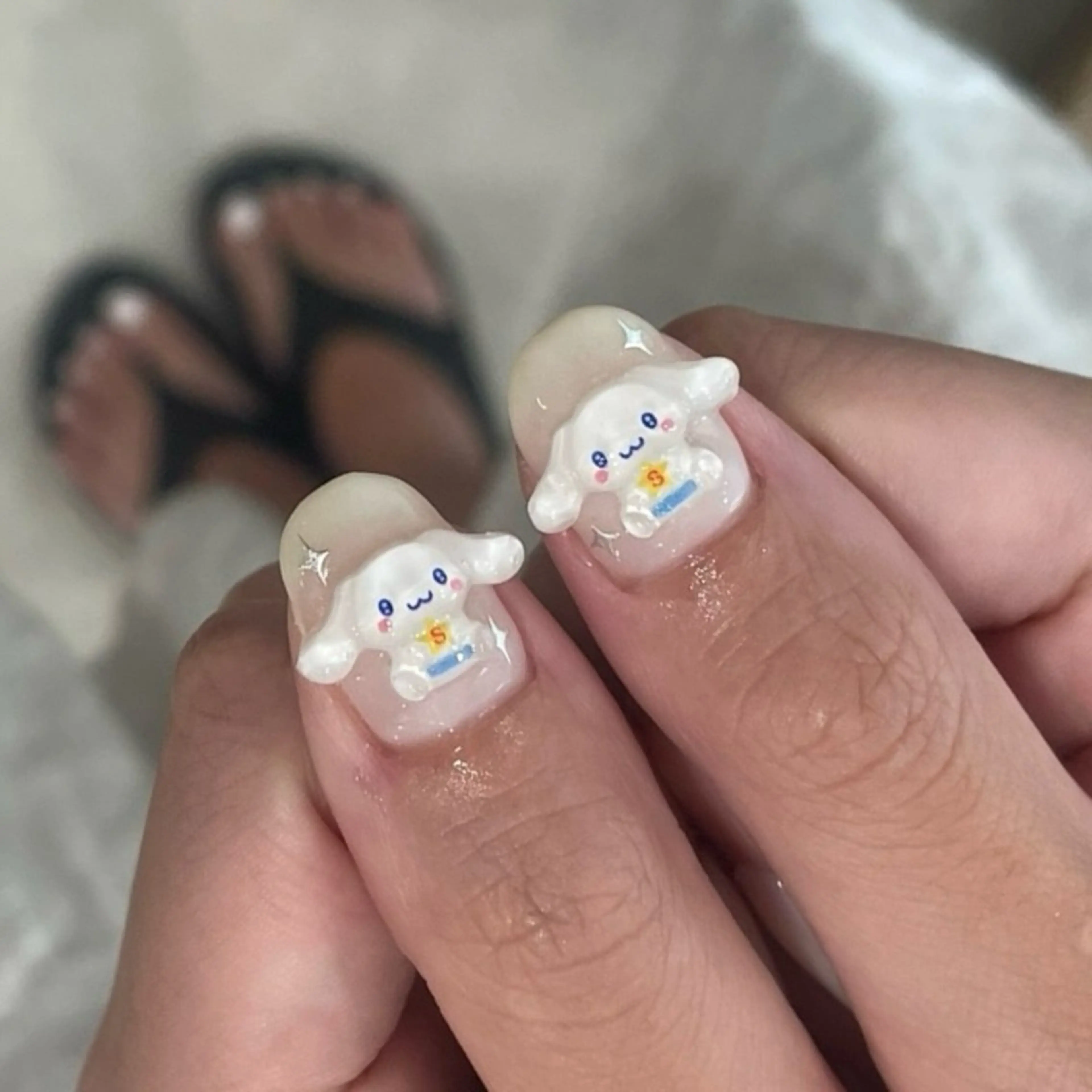 ネイル ハンドネイル 𝑟𝑖𝑠𝑎 🕯‎🤍のネイルデザイン