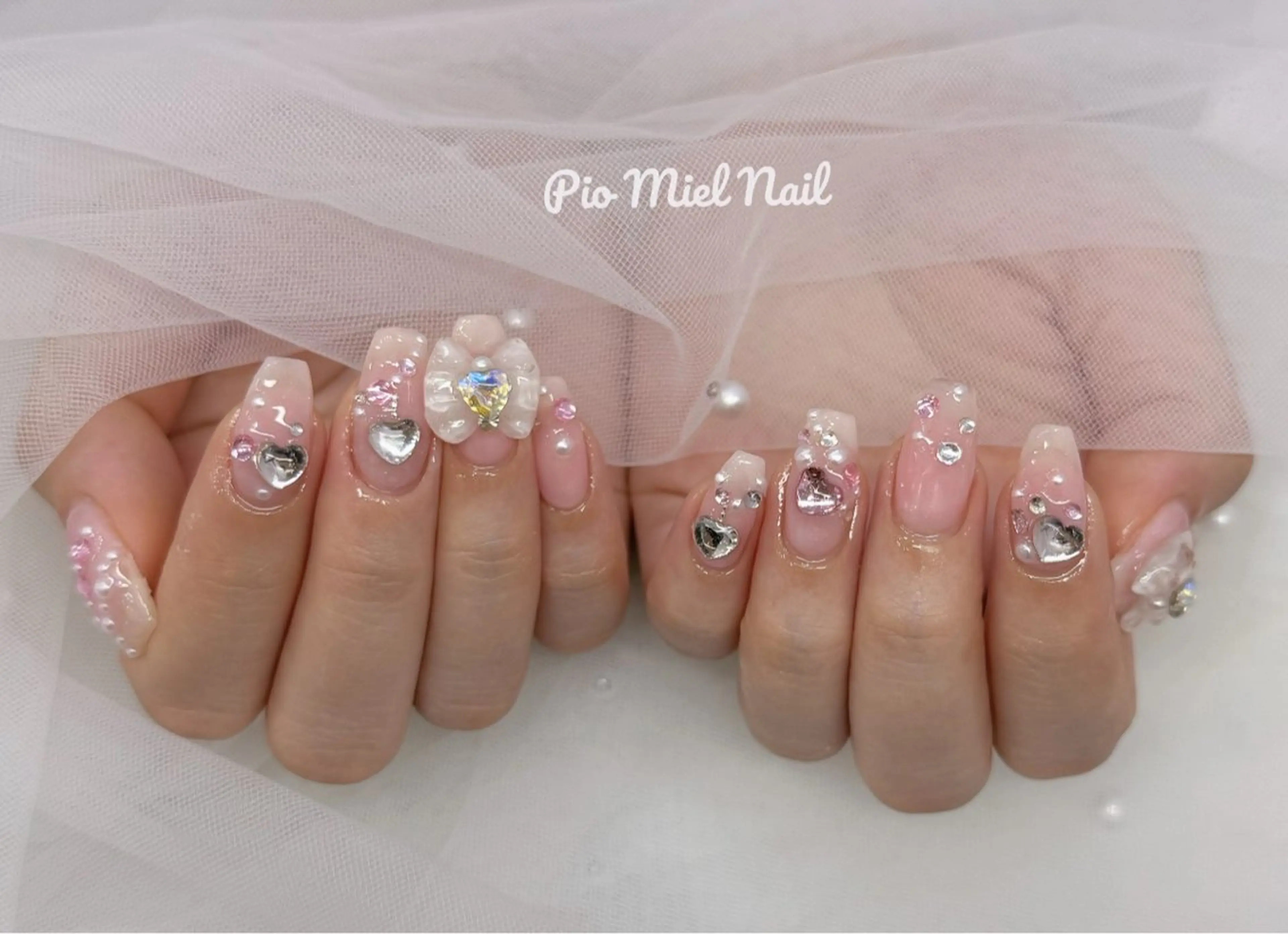 ネイル ガーリー ハート キラキラネイル ラメ(グリッター) ロングネイル ハンドネイル HANA 長さだしのネイルデザイン