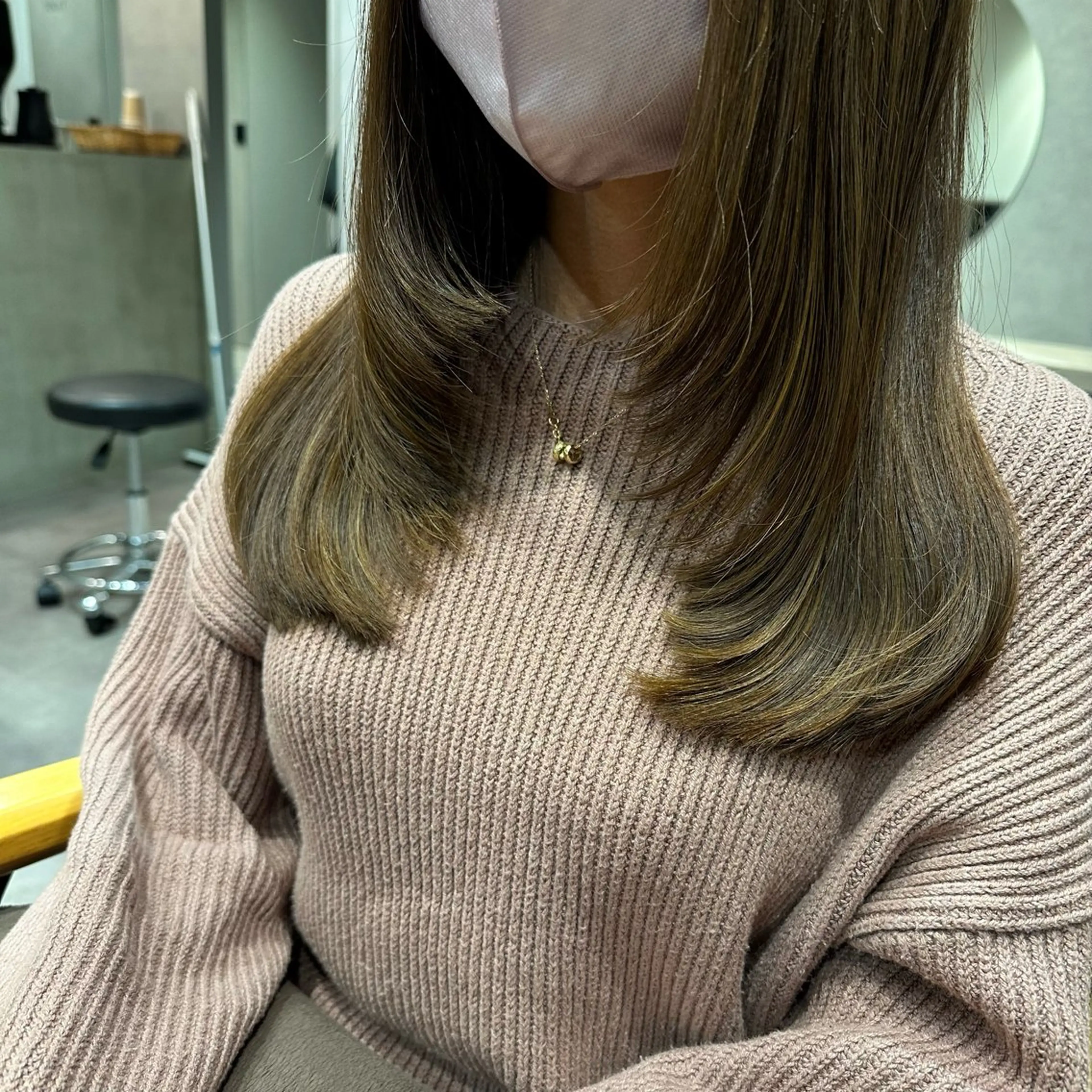 ロング カラー ベージュカラー オリーブベージュ レイヤーカット 韓国風/オシャレ /縮毛矯正/滝口琴未のヘアスタイル