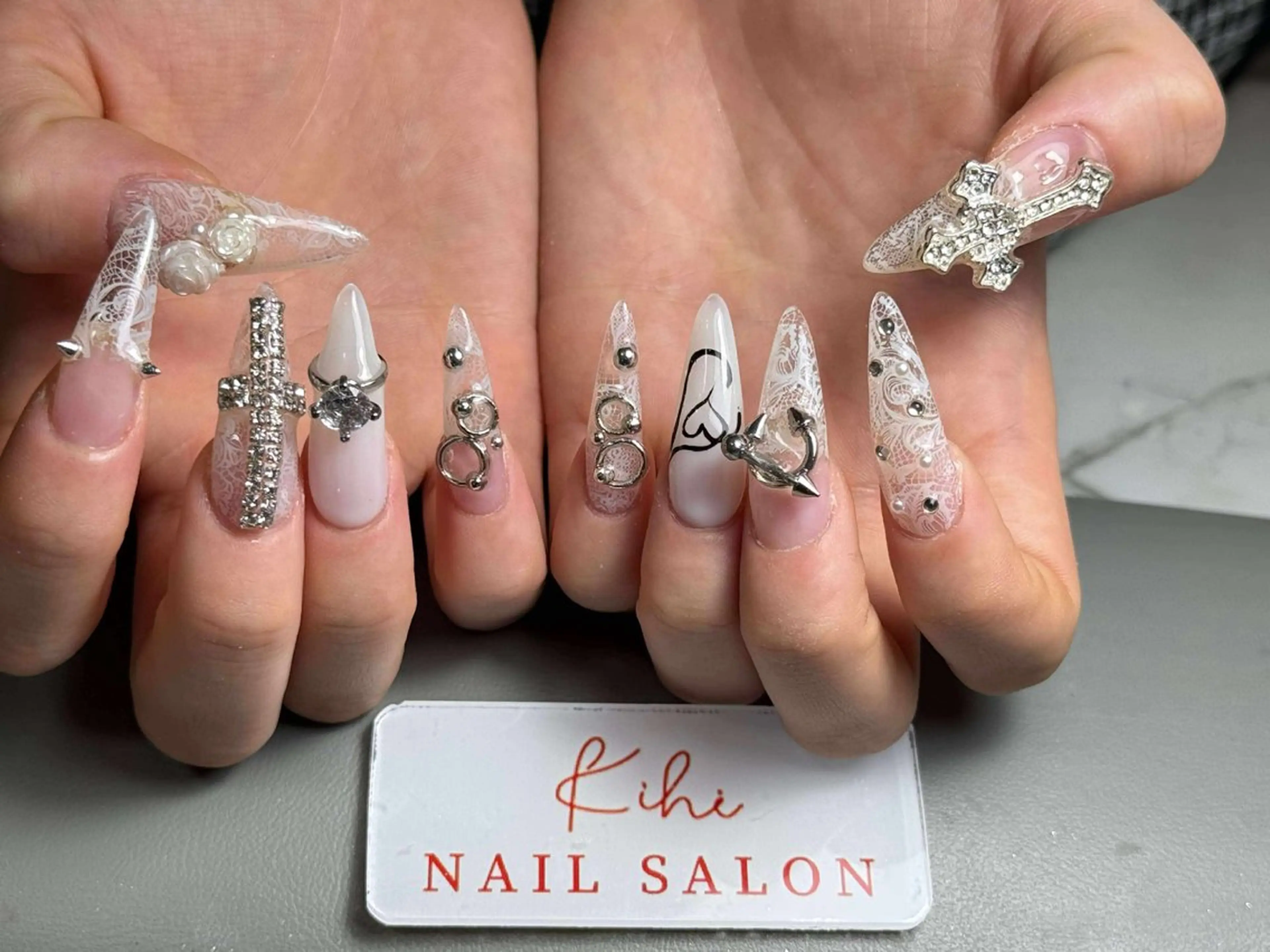 ネイル アートネイル フレンチネイル ジェルネイル グラデーション 韓国ネイル ハンドネイル 💕鈴木ユリ パラジェル/オフ無料のネイルデザイン