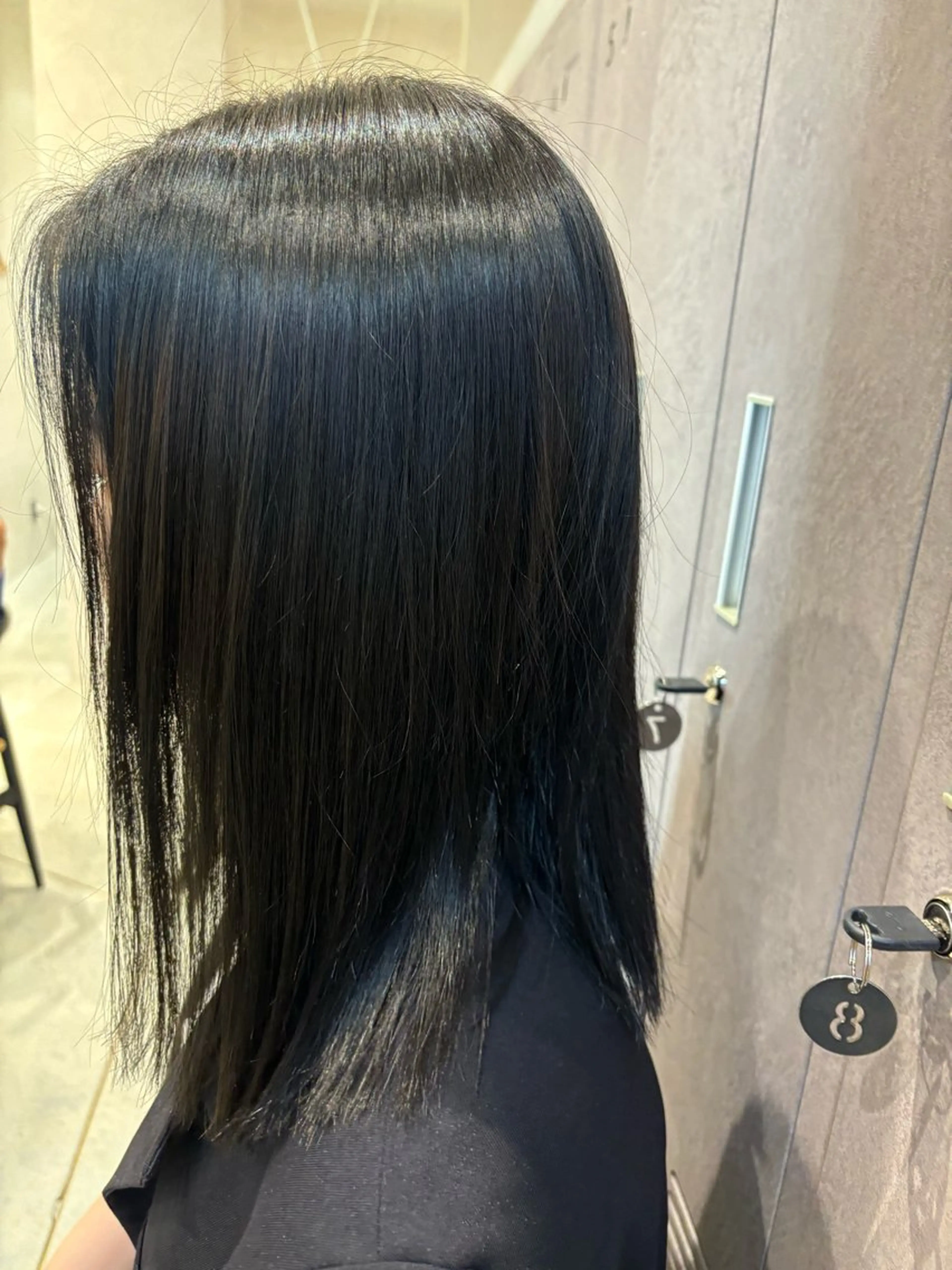 ミディアム 小澤 璃奈のヘアスタイル