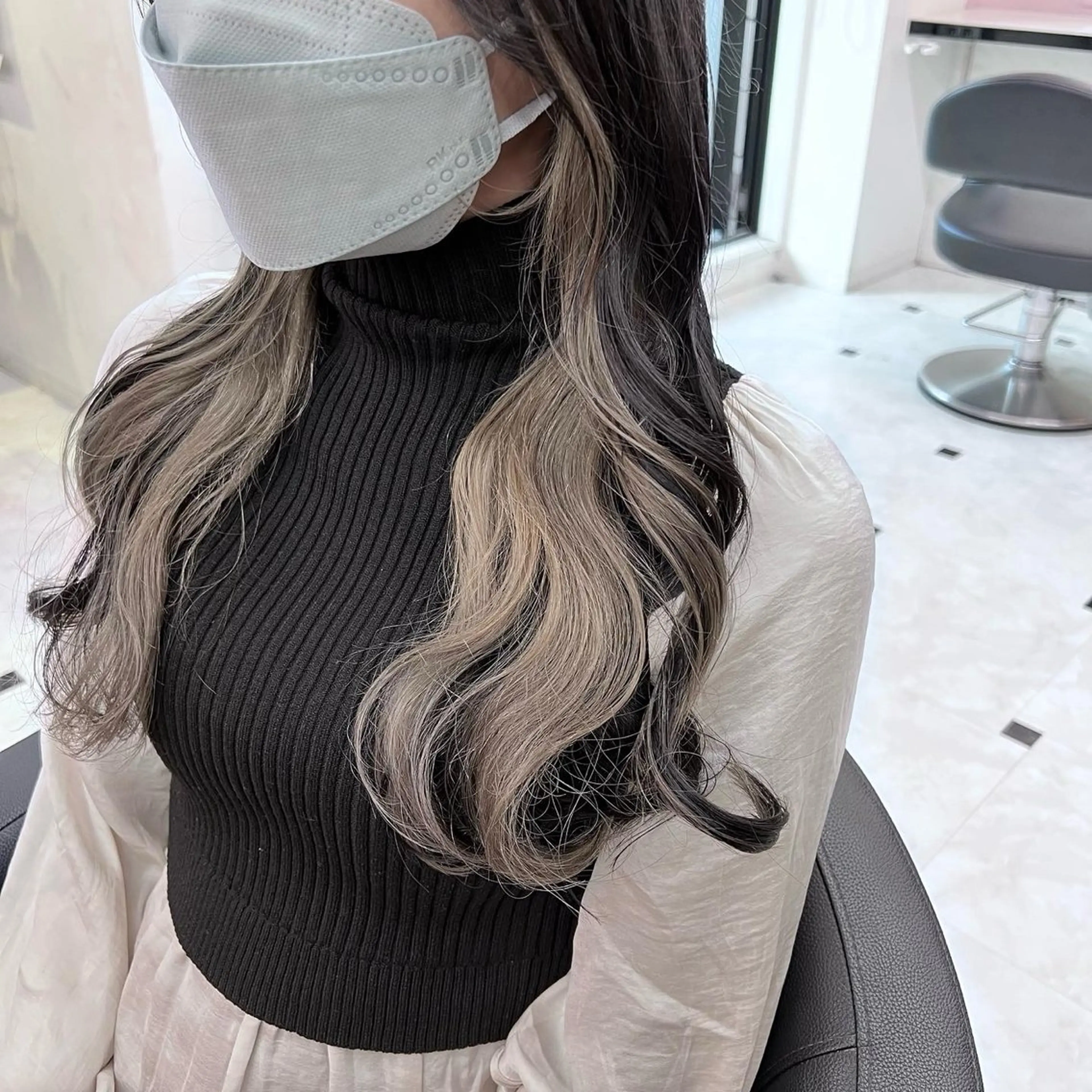 セミロング カラー ヘアアレンジ イヤリングカラー 💕上野美容師☁ ブリーチ💖サワのヘアスタイル