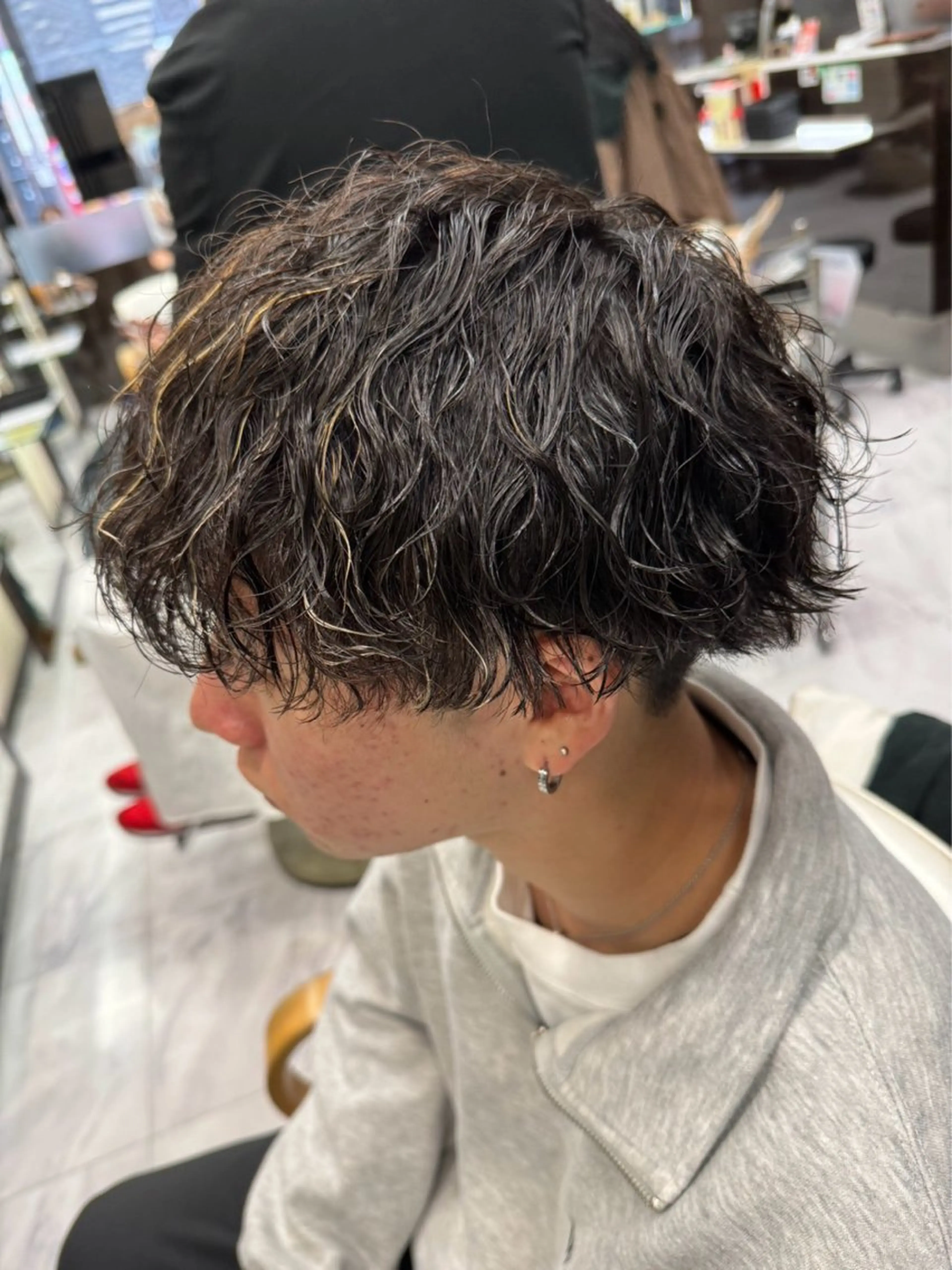 パーマ メンズ メンズパーマ メンズツイストパーマ 波巻きパーマ スパイラルパーマ ツイストパーマ カット パーマ トリートメント 🌴パーマオタク🌴 長谷川　諒佑🌈のヘアスタイル