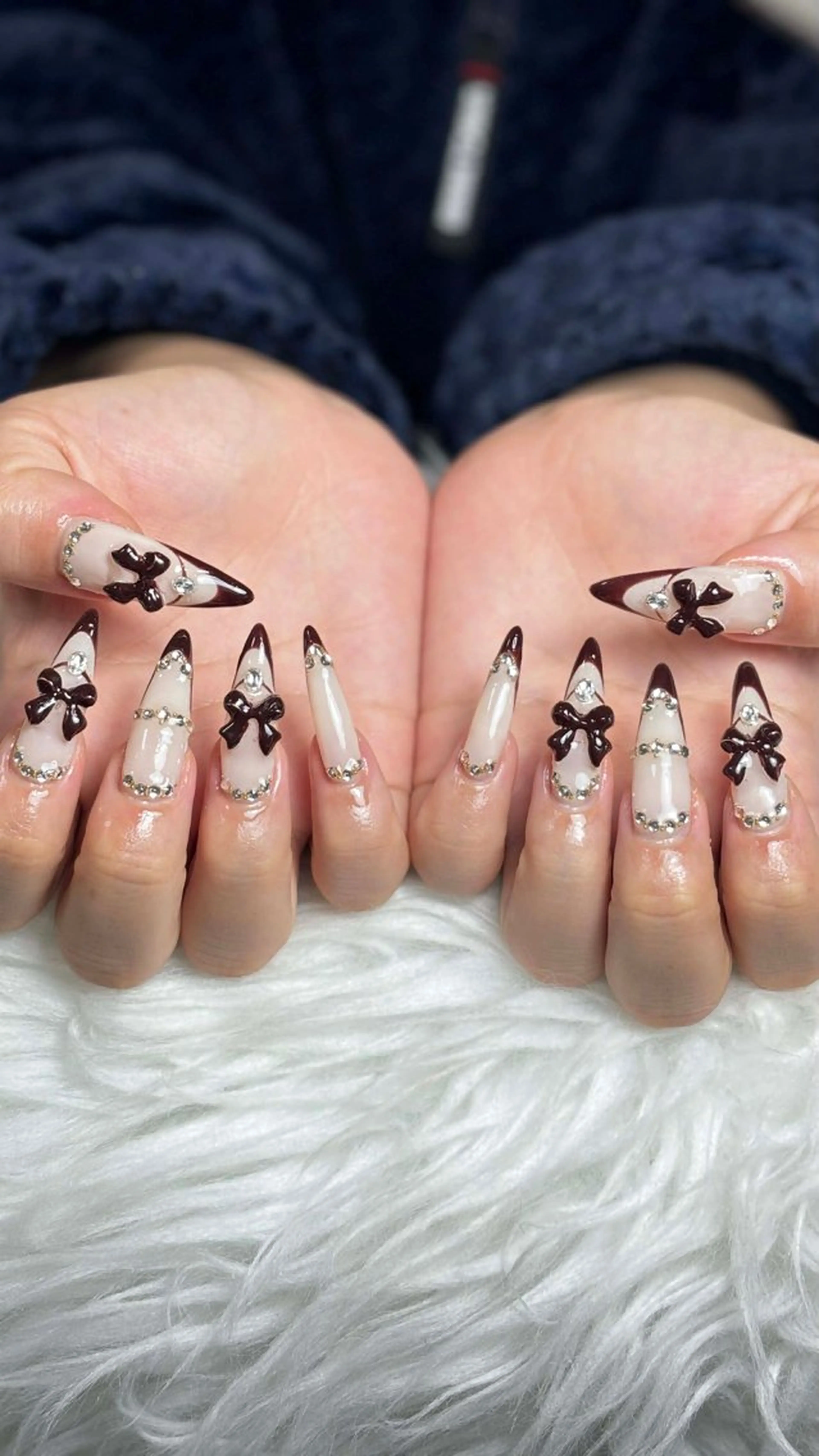 ネイル オーロラネイル ボルドー ブラウン 氷ネイル・うるうるネイル キラキラネイル ハンドネイル Julli NailStudioのネイルデザイン