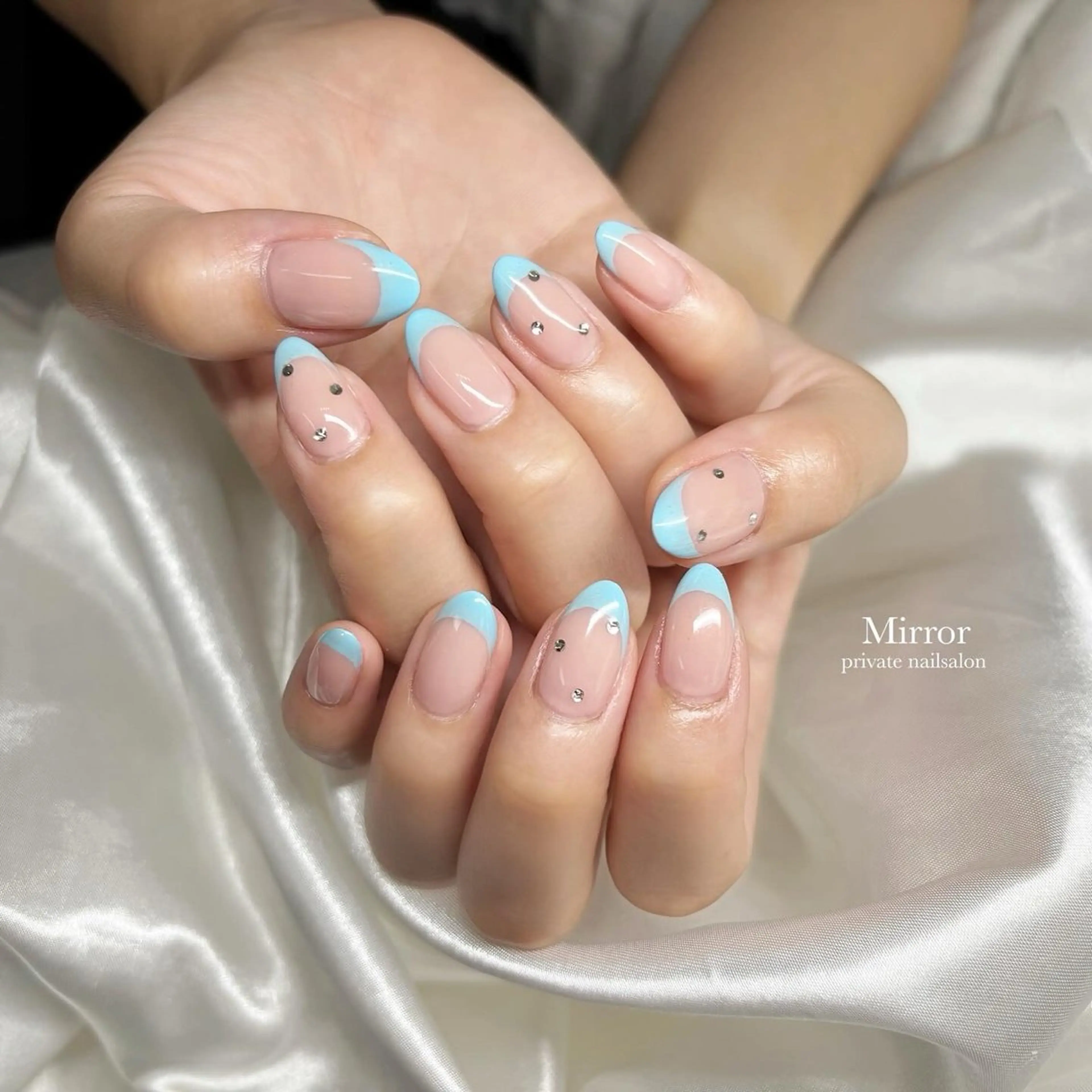 ネイル nailsalon Mirrorのネイルデザイン