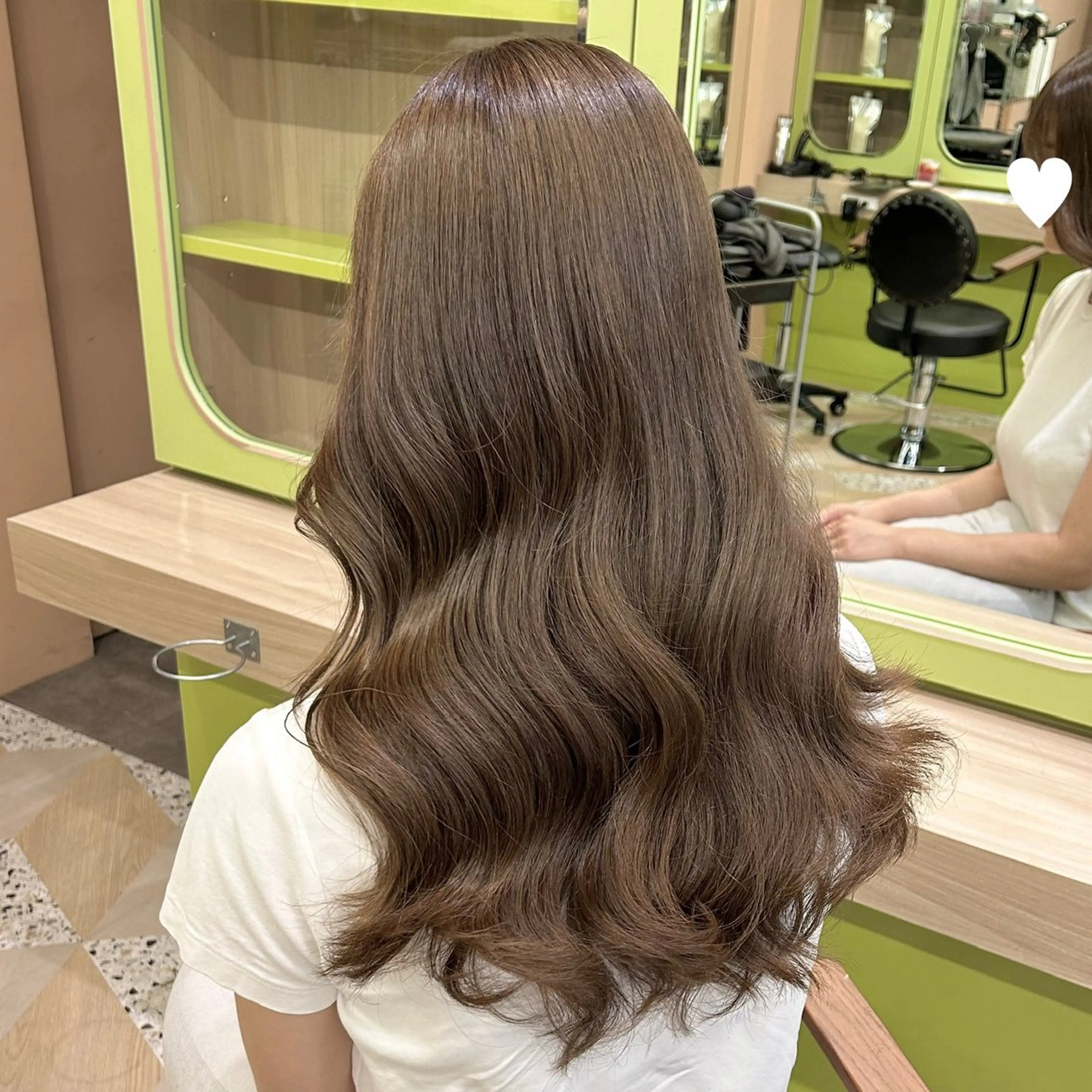 ロング カラー ベージュカラー ブリーチ ブラウンカラー ショコラベージュ 透明感カラー カット ヘアカラー トリートメント ブリーチなしベージュ /ヘアセット/ミユのヘアスタイル