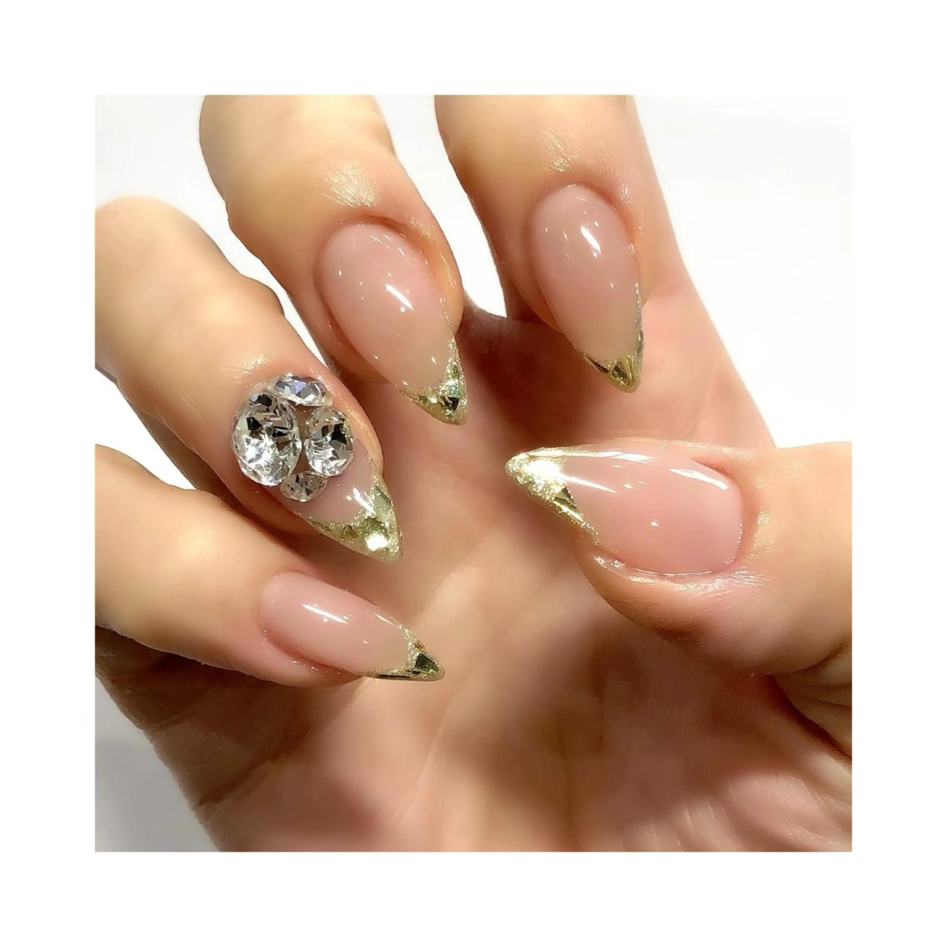 ネイル フレンチネイル ガラスフレンチ ハンドネイル Siesta 🌹のマツエク・マツパデザイン