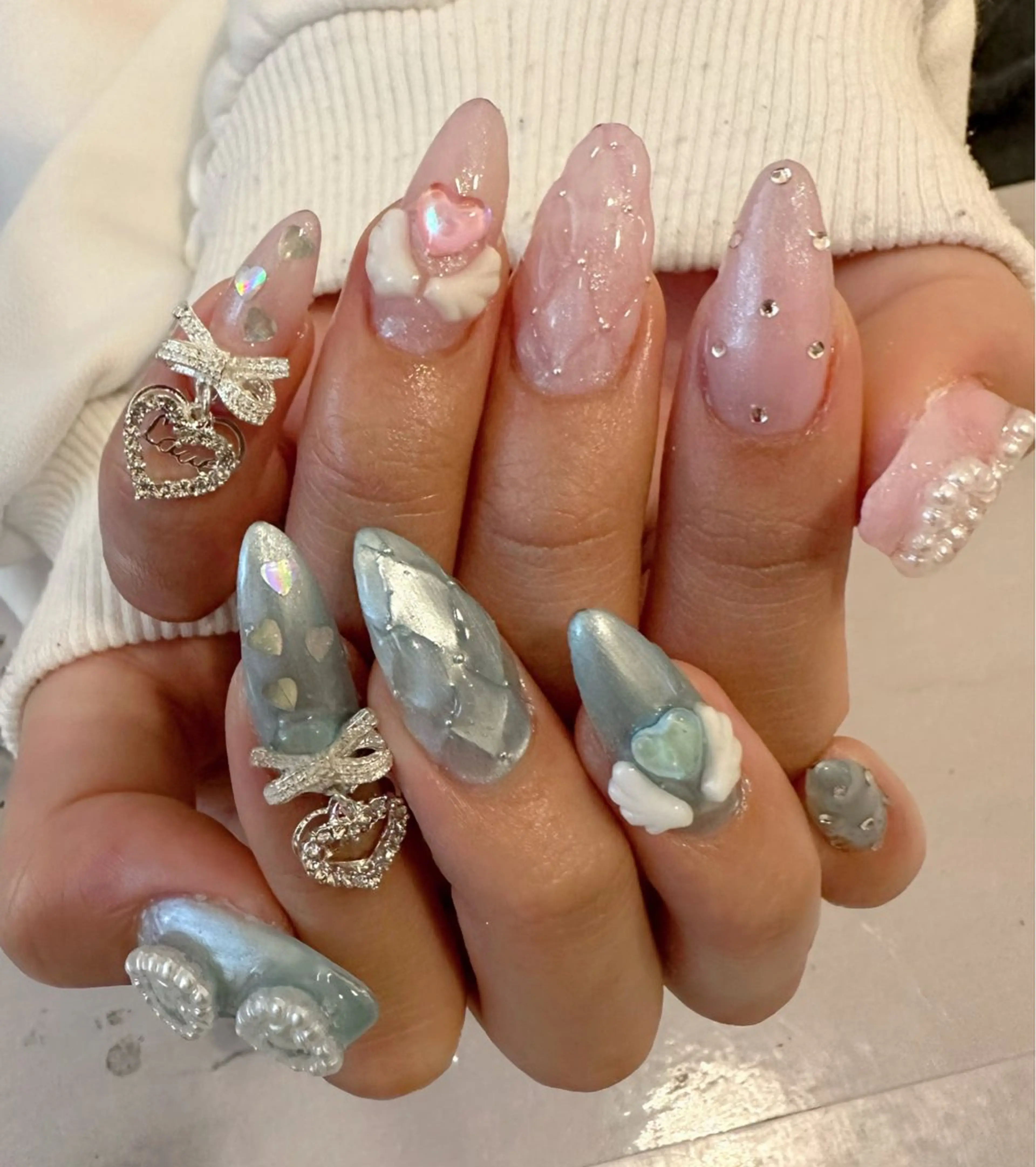 ネイル 新山 聖のネイルデザイン