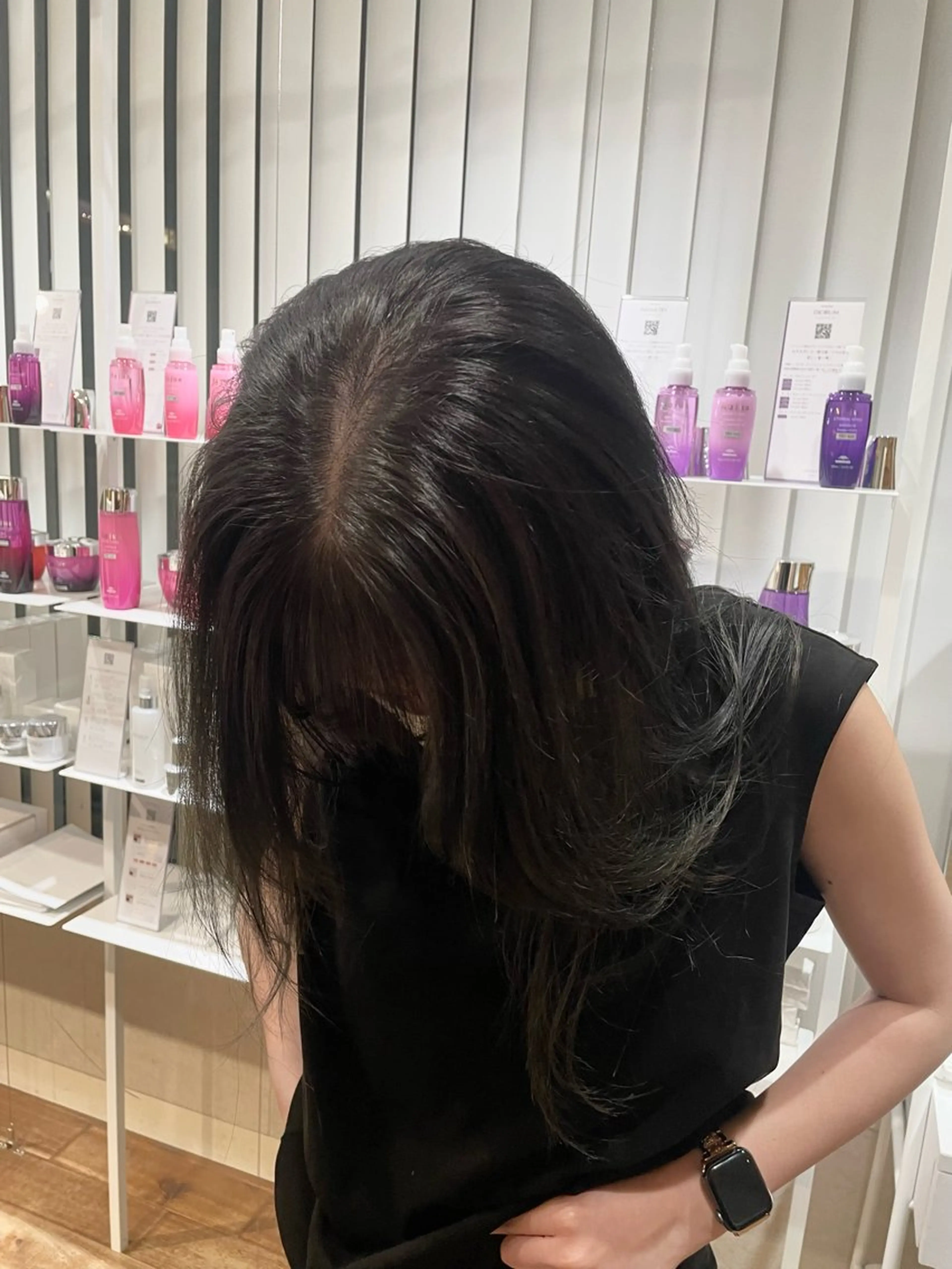 ロング カラー ブリーチ 透明感カラー はやしだ あおいのヘアスタイル