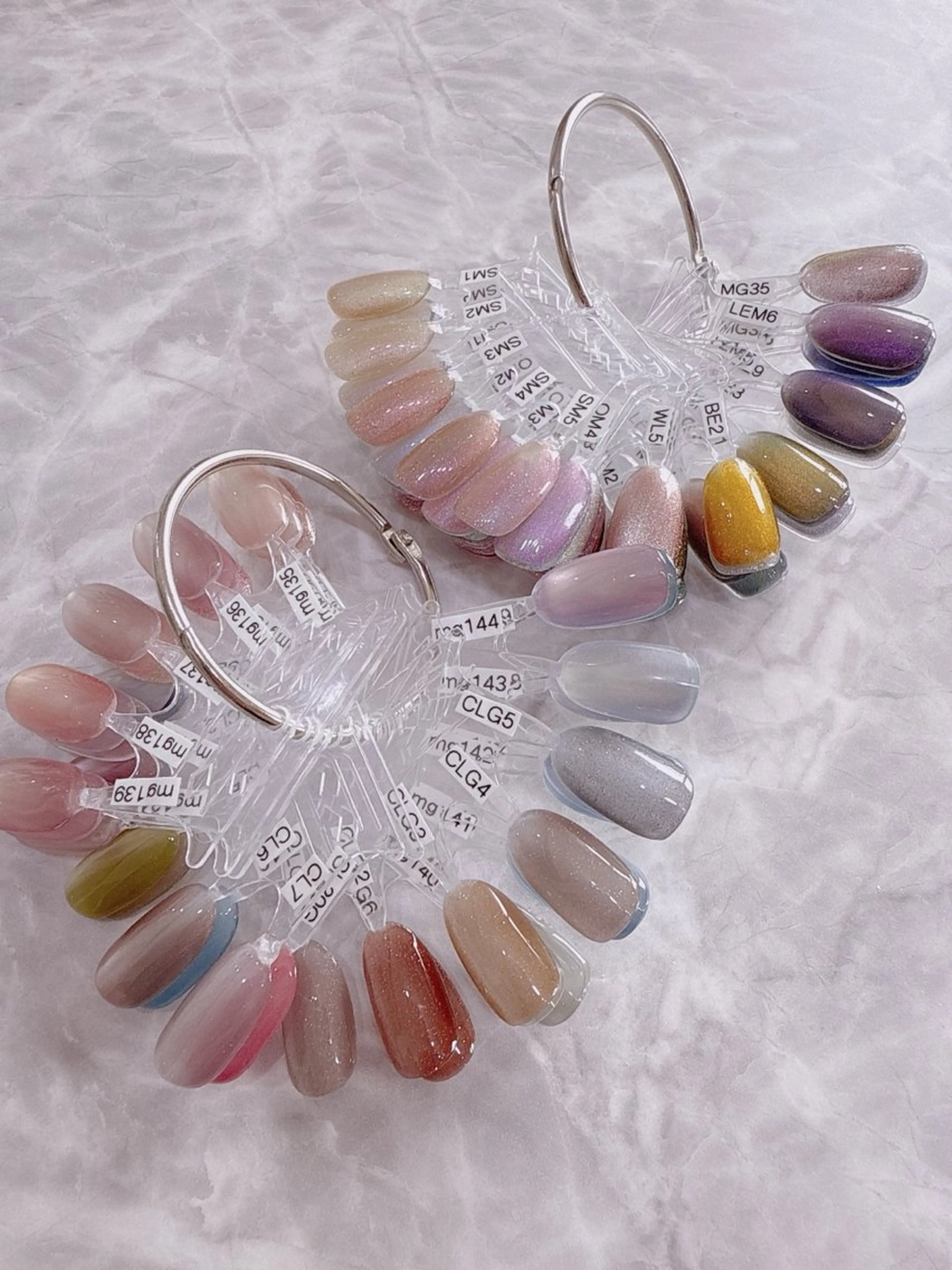 ayaka限定　1カラーマグネットネイル　4500円の写真