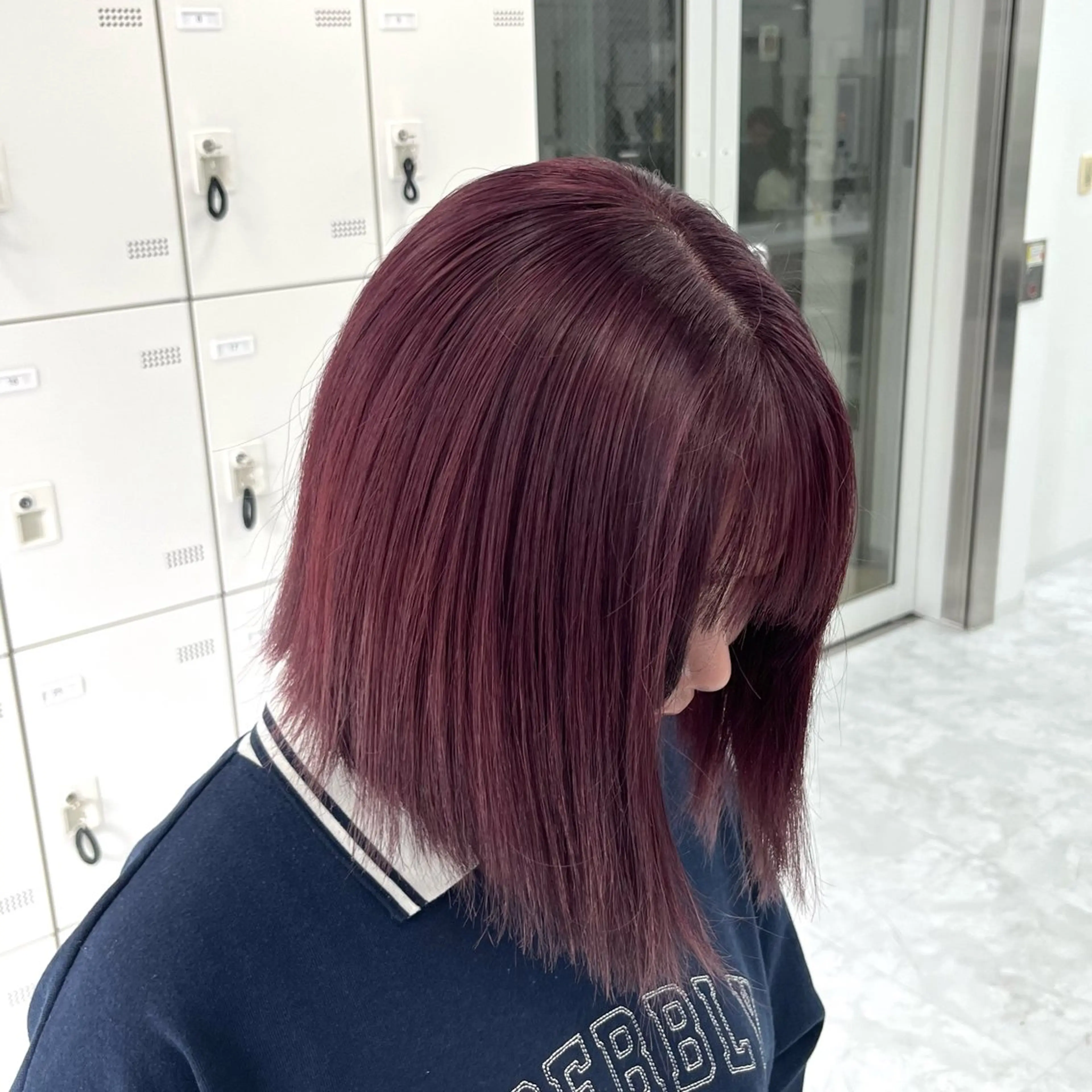 ミディアム カラー ブリーチ ブルーカラー ブルーラベンダー ディープパープル デザインカラー ヘアカラー トリートメント ハイトーン/ 髪質改善/上質艶髪のヘアスタイル