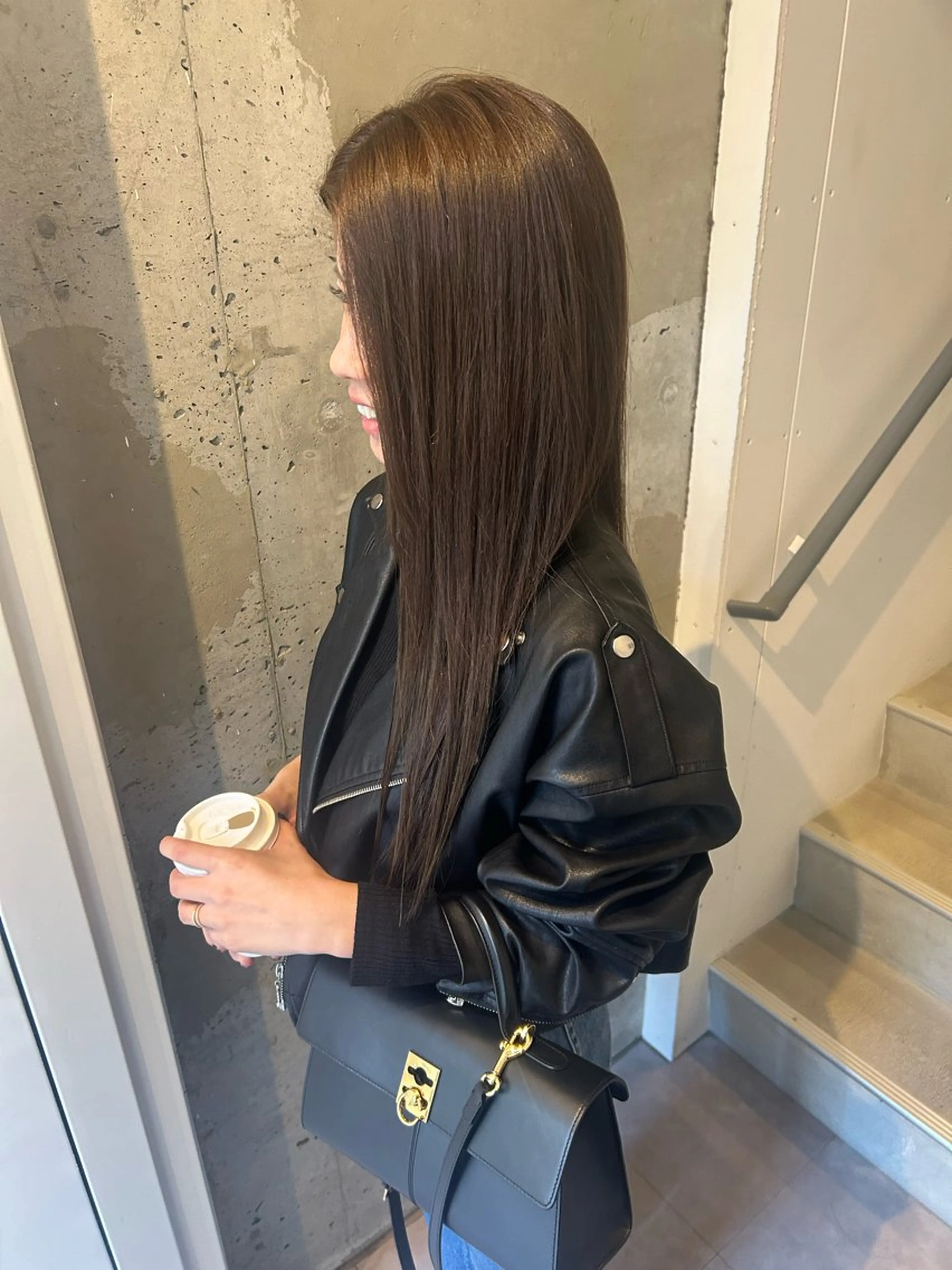 ミディアム カラー オリーブカラー ヘアカラー AILEE所属・ウルフカット レイヤーカット上柿のヘアスタイル