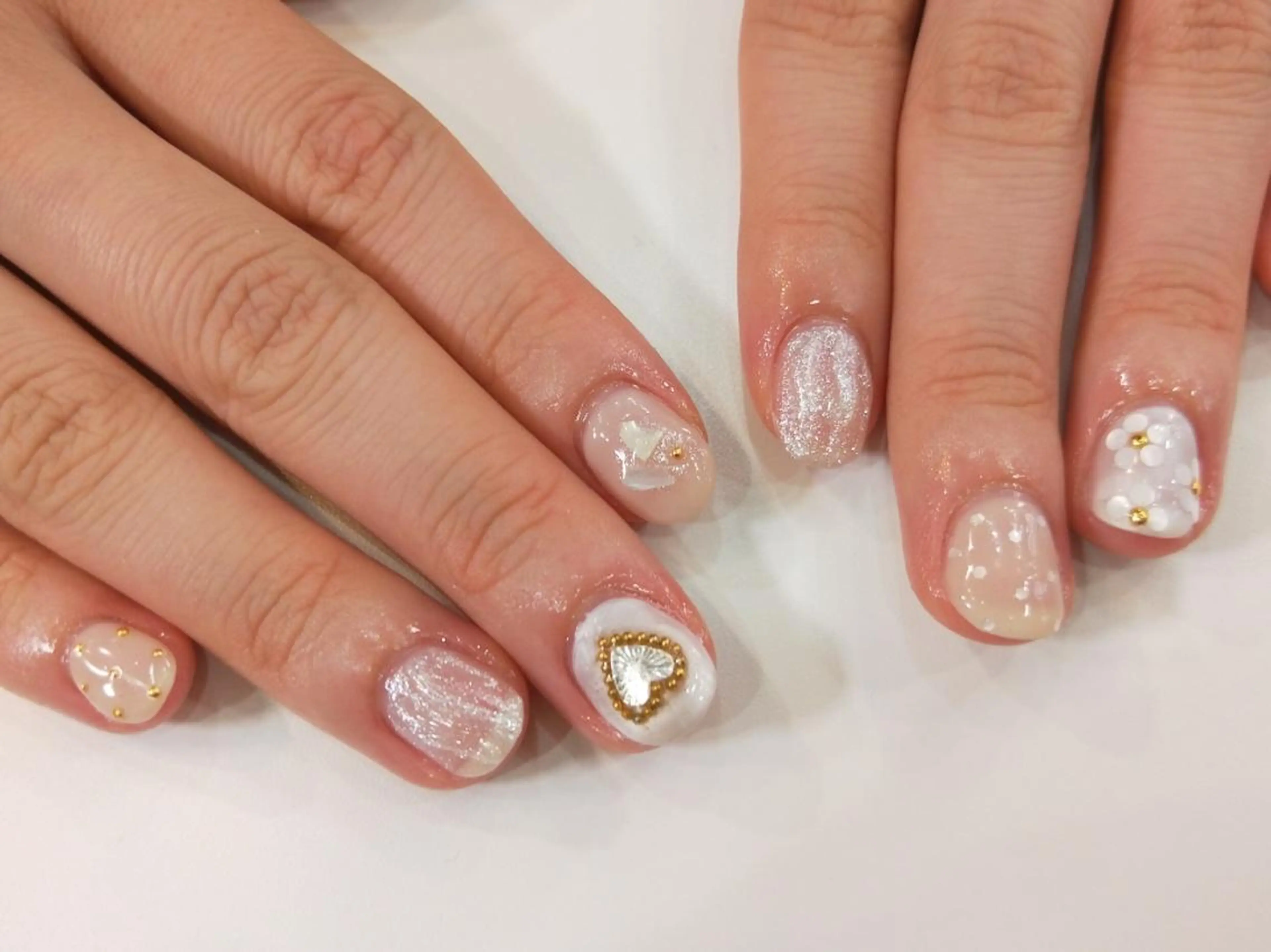 ネイル ハンドネイル ハンドケア R'well所属・はばすみれ🎀ﾈｲﾙ 光ﾌｪｲｼｬﾙ ﾍｱのネイルデザイン