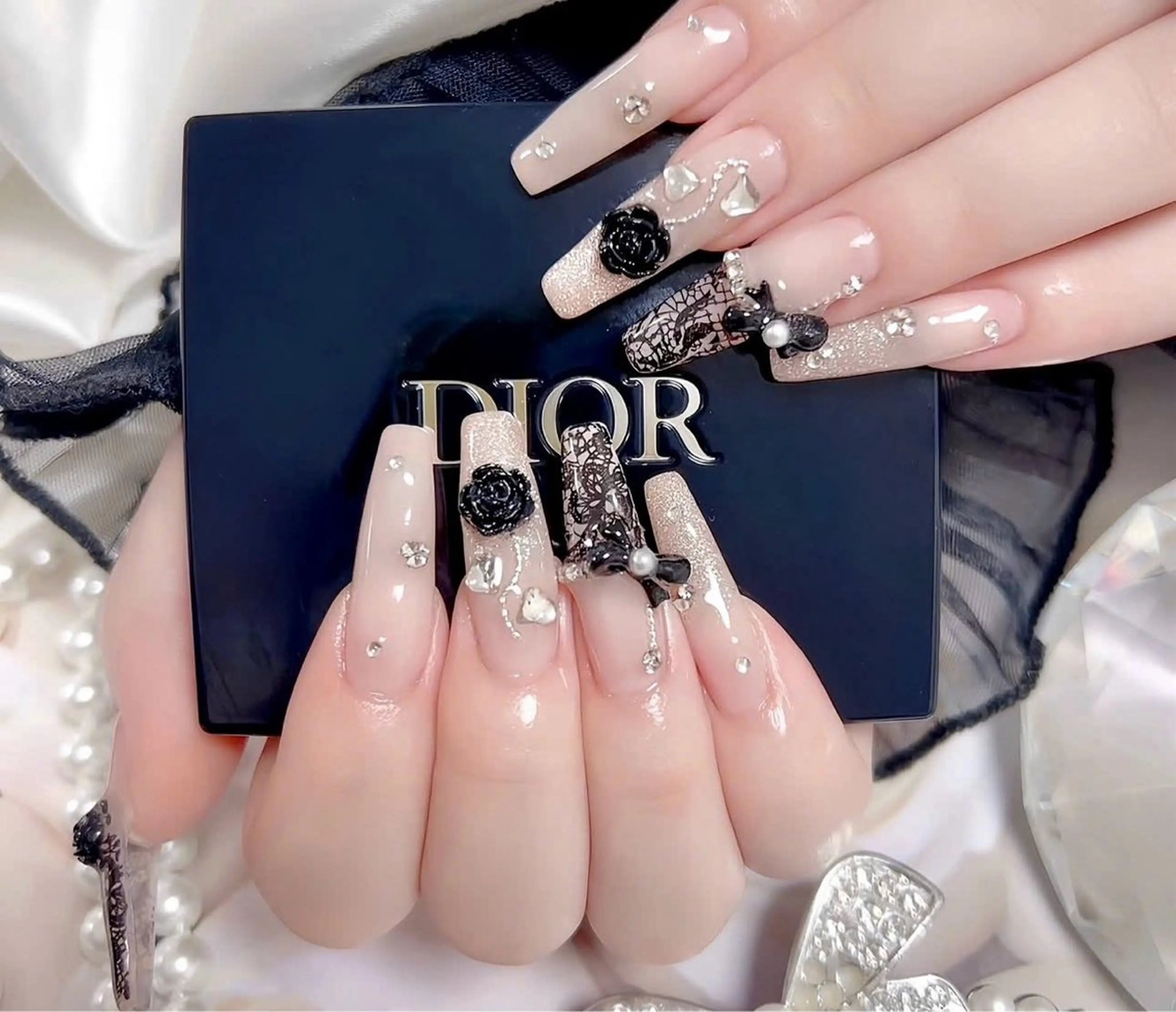 ネイル フレンチネイル ジェルネイル ガラスフレンチ ハロウィン ハート ハンドネイル H.baby Nail Salonのネイルデザイン