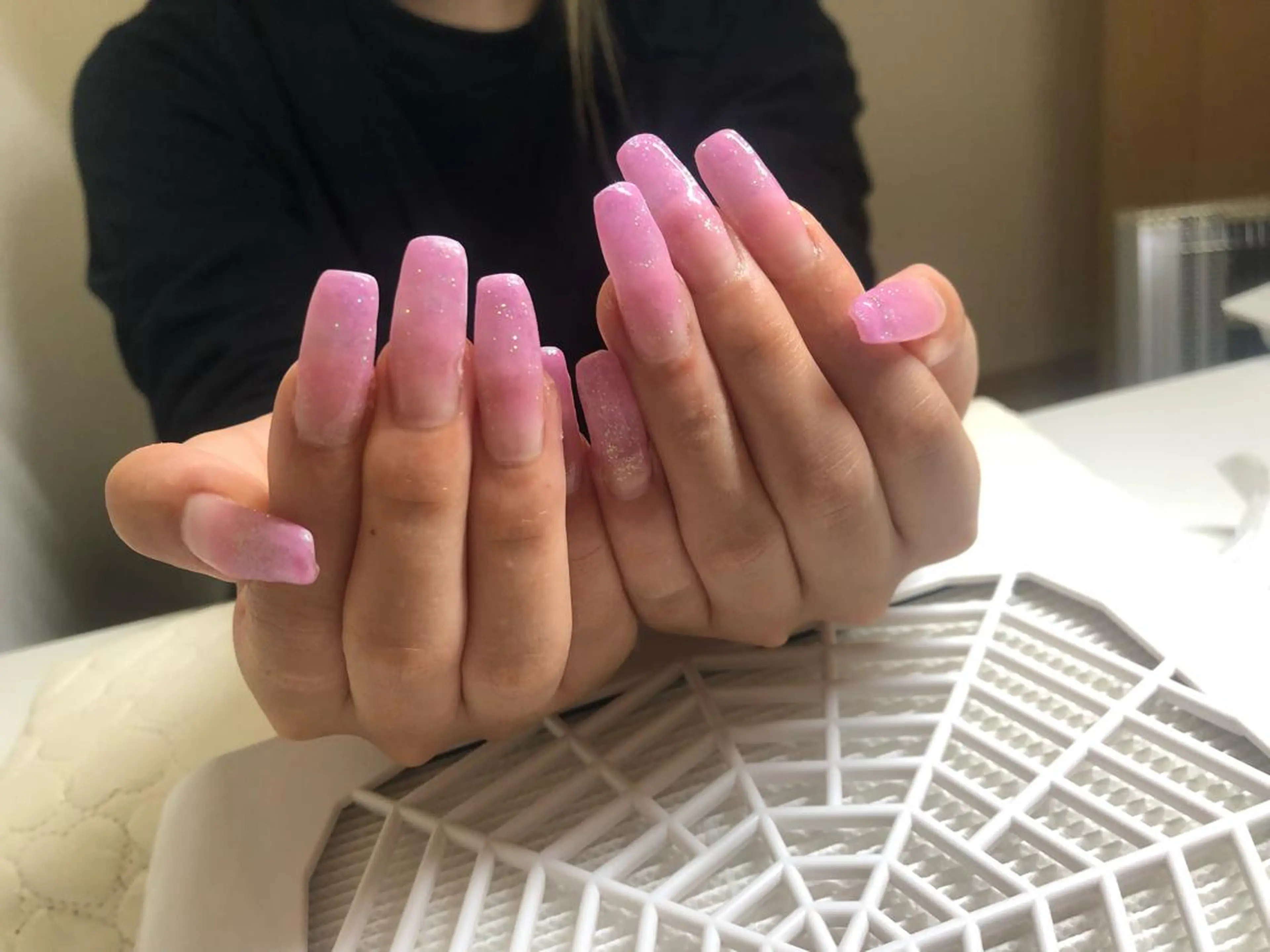 ロング ネイル パープルカラー ロング ラメ(グリッター) ラメグラデーション ロングネイル ハンドネイル 茨木love♡nail所属・love ♡nailのネイルデザイン