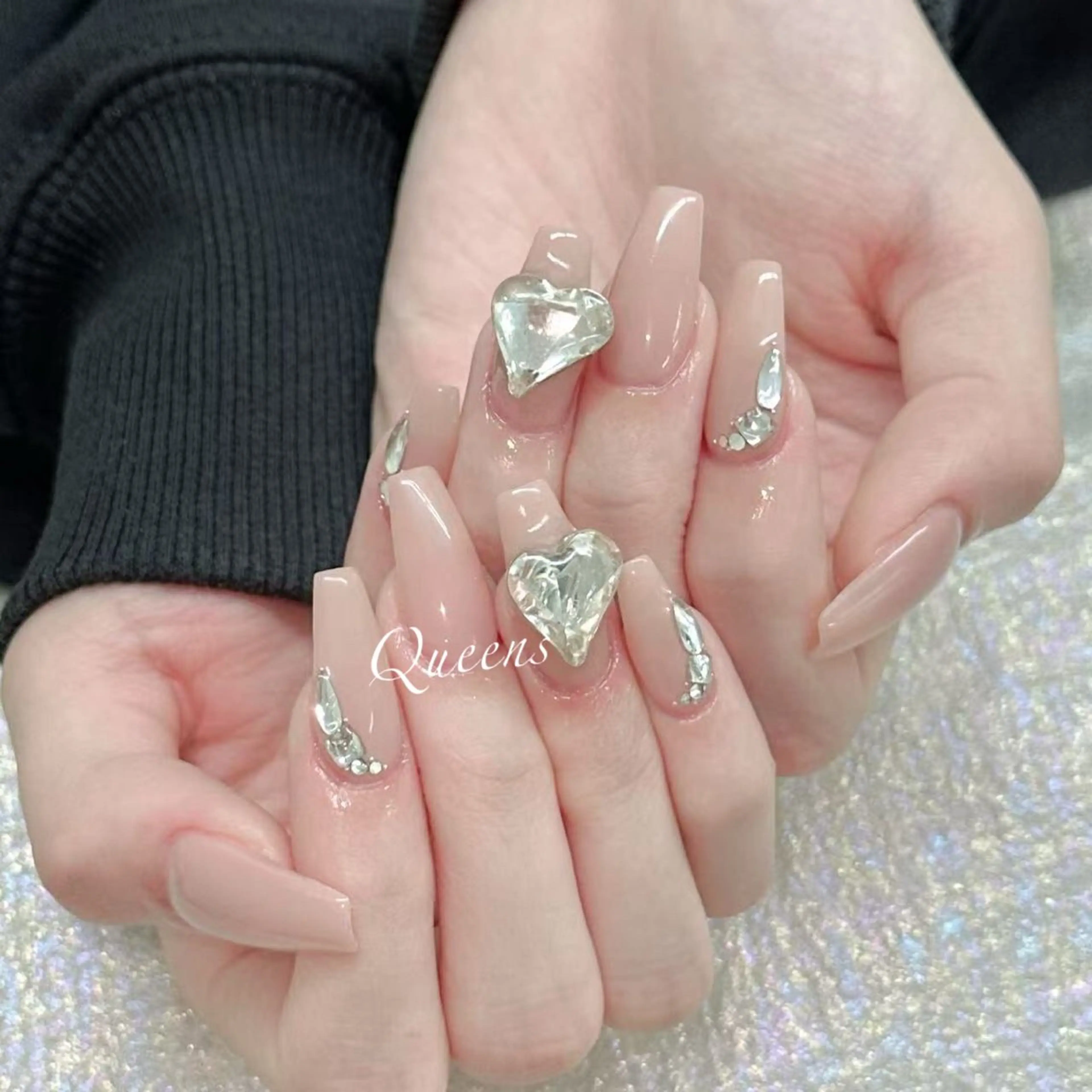 ネイル ハンドネイル Queens テイのネイルデザイン