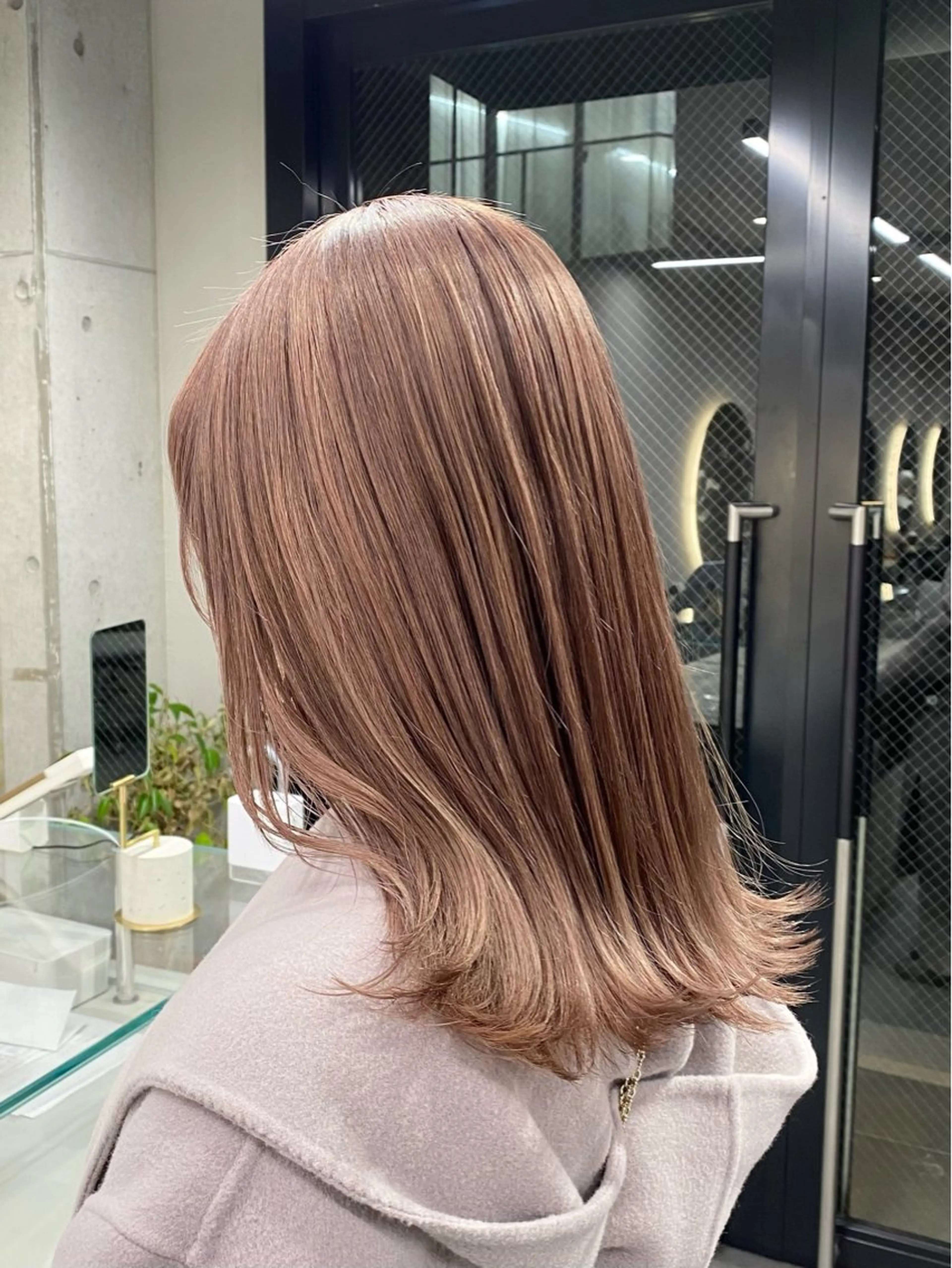 セミロング カラー ヘアアレンジ ヘアカラー SOL.JINGUMAE所属・原宿・デザインカラー YUI🤍ྀིのヘアスタイル